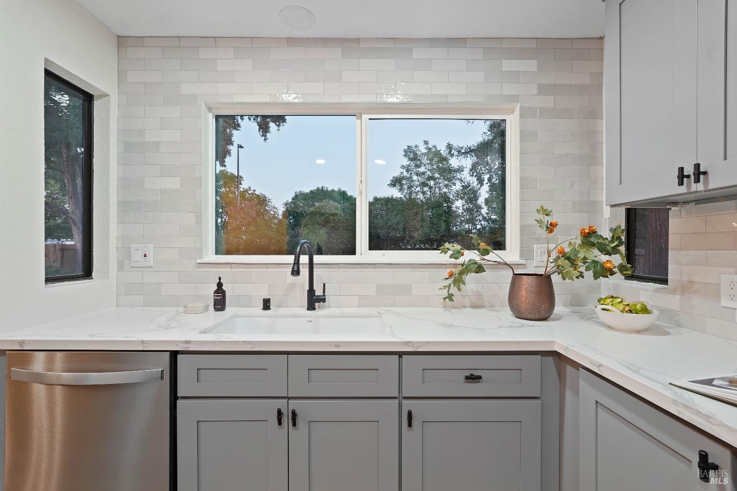 Detail Gallery Image 27 of 79 For 119 Woodstock Cir, Vacaville,  CA 95687 - 4 Beds | 2/1 Baths