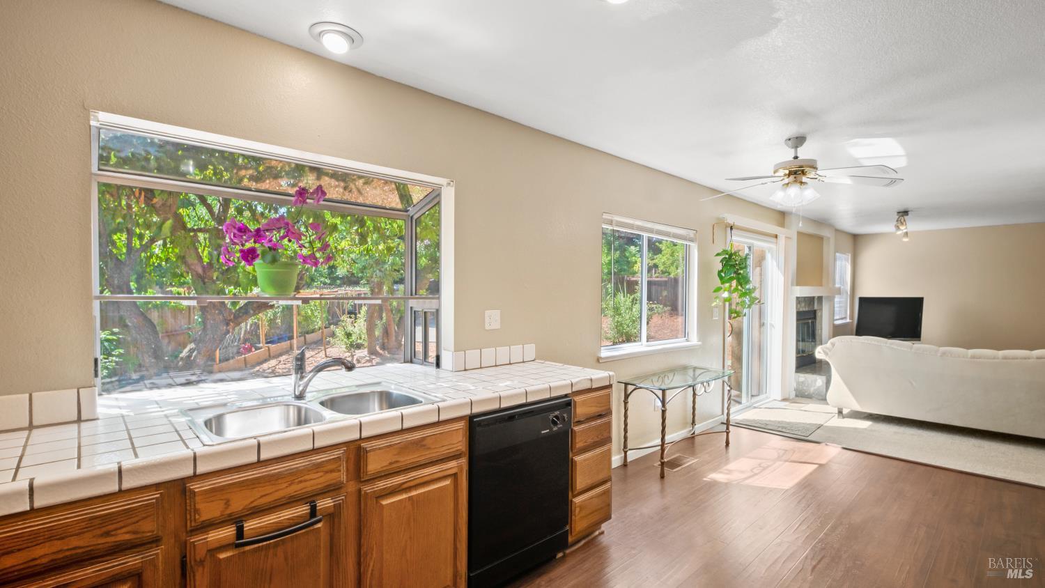 Detail Gallery Image 20 of 75 For 2231 Silver Fox Cir, Fairfield,  CA 94534 - 4 Beds | 3 Baths