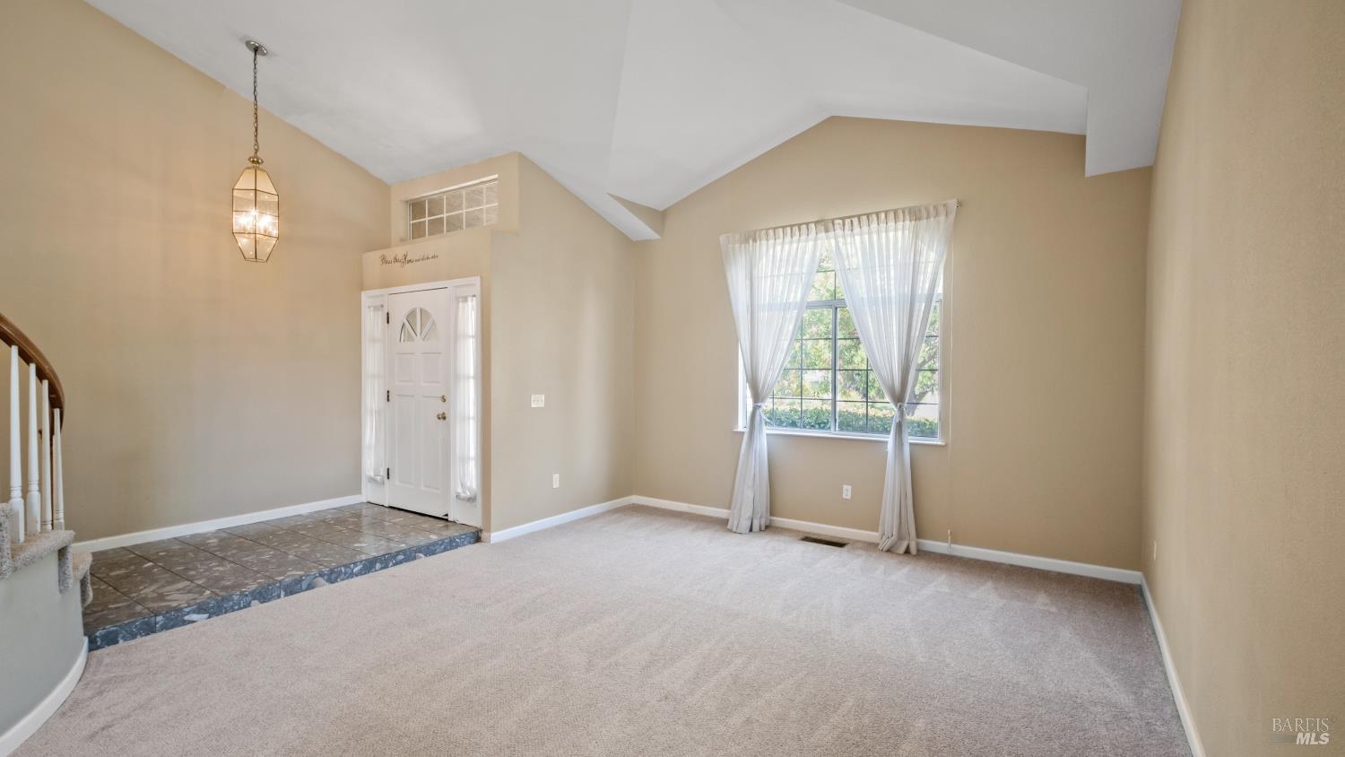 Detail Gallery Image 12 of 75 For 2231 Silver Fox Cir, Fairfield,  CA 94534 - 4 Beds | 3 Baths