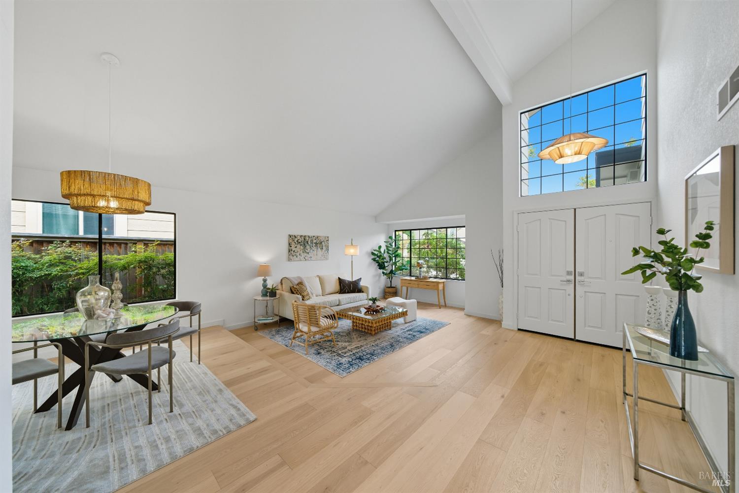 Detail Gallery Image 2 of 44 For 32 Basinside Way, Alameda,  CA 94502 - 3 Beds | 2/1 Baths