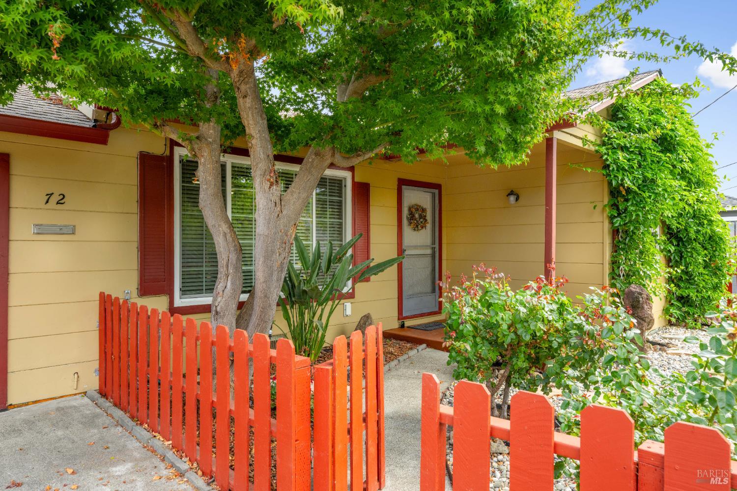 Detail Gallery Image 2 of 45 For 72 Bellevue Ave, Napa,  CA 94558 - 2 Beds | 1 Baths