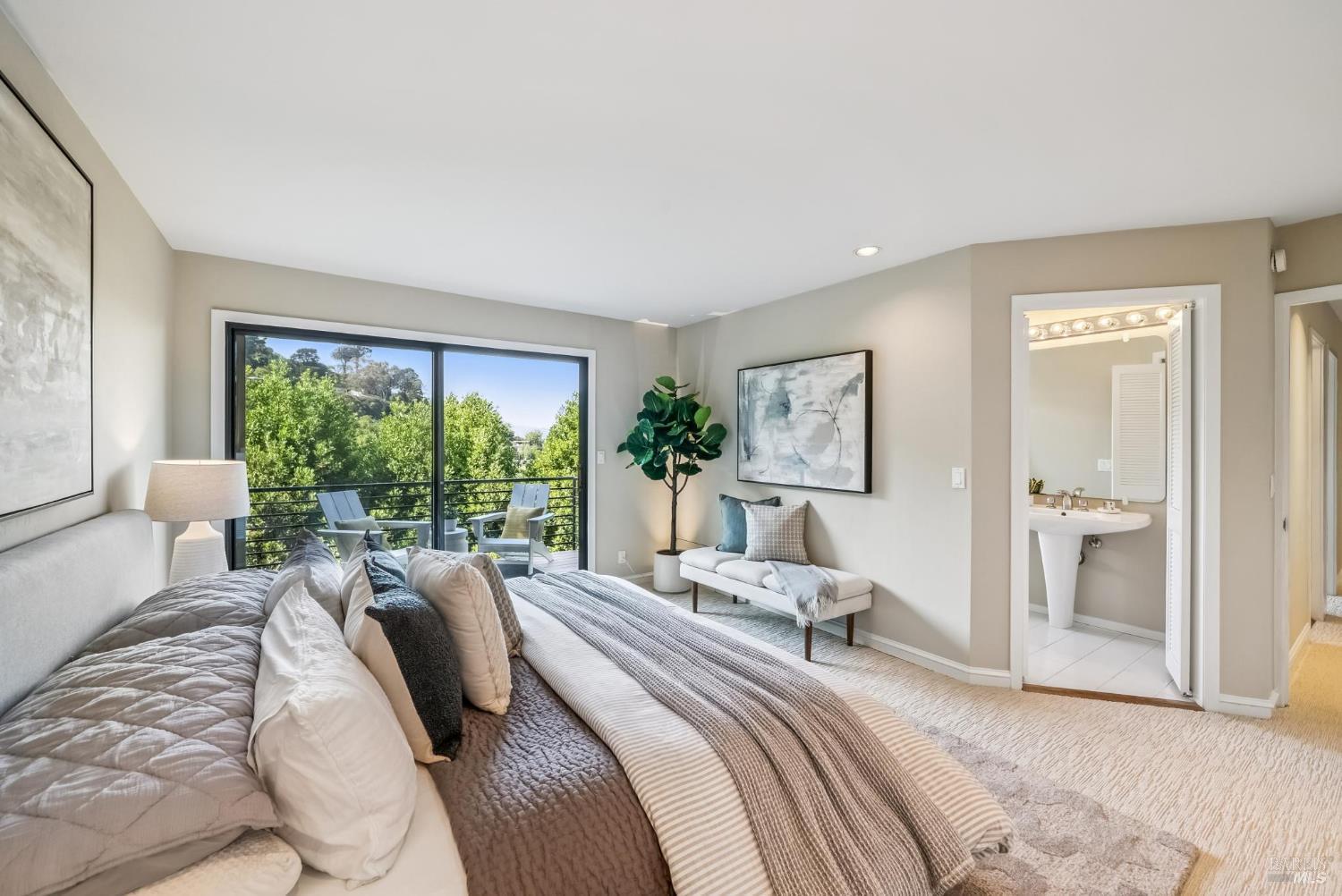 Detail Gallery Image 36 of 51 For 184 Santa Rosa Ave, Sausalito,  CA 94965 - 3 Beds | 2/1 Baths