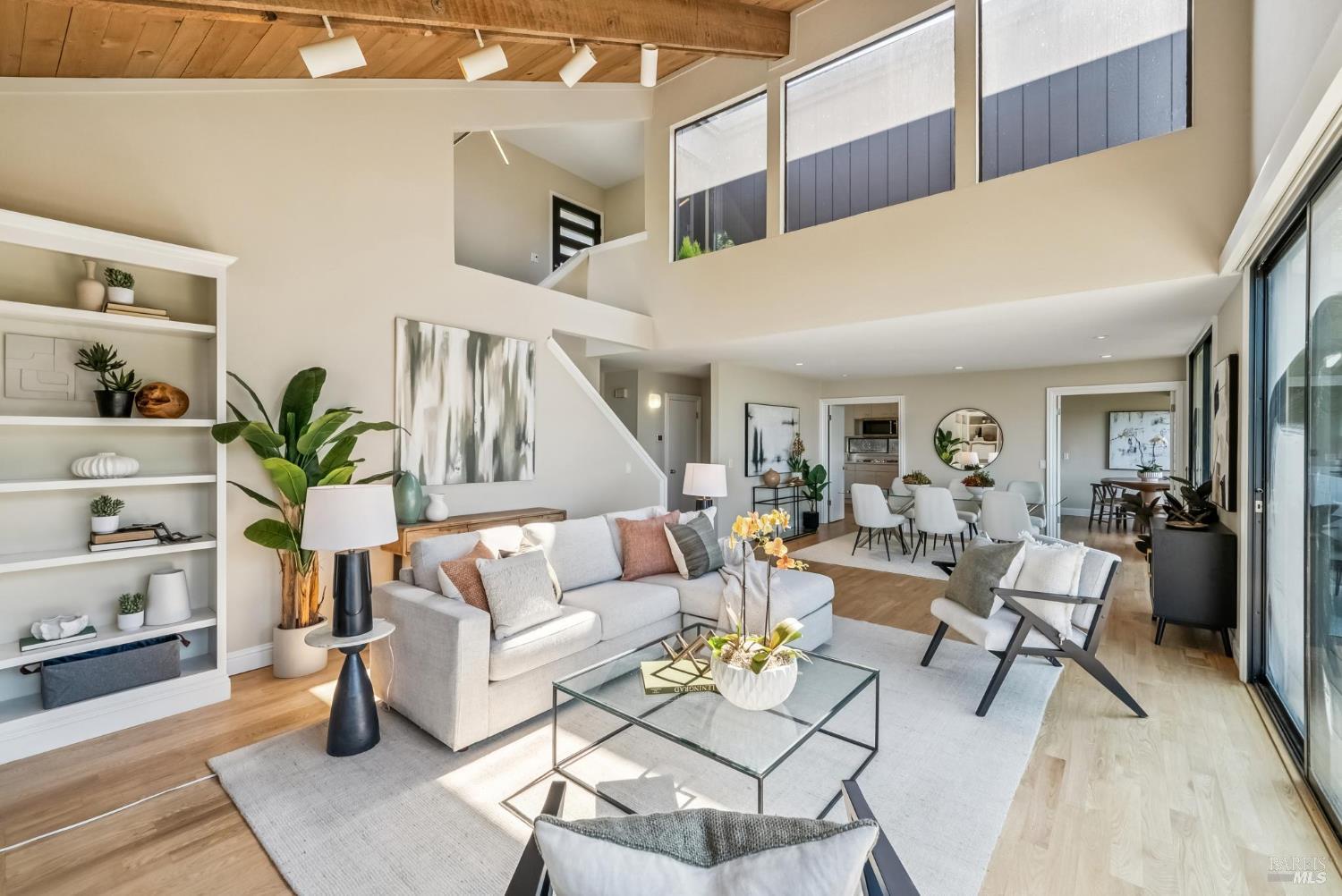 Detail Gallery Image 11 of 51 For 184 Santa Rosa Ave, Sausalito,  CA 94965 - 3 Beds | 2/1 Baths