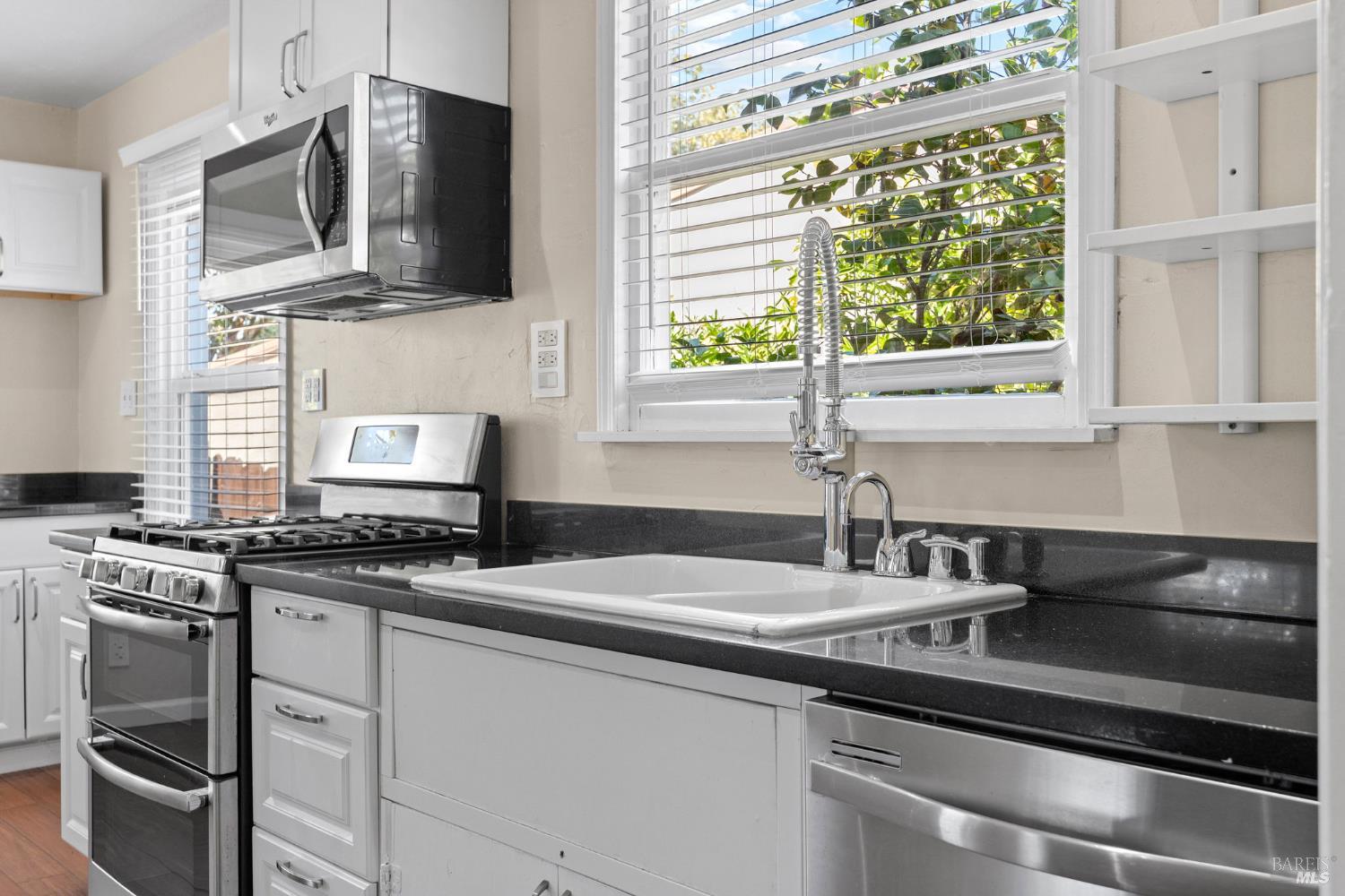 Detail Gallery Image 9 of 30 For 600 Buss Ave, Vallejo,  CA 94591 - 2 Beds | 1 Baths