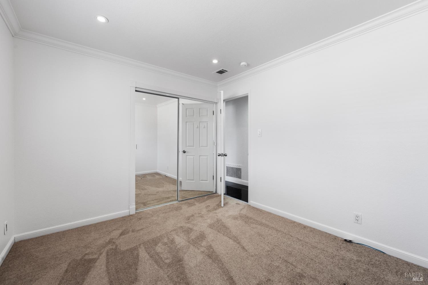 Detail Gallery Image 9 of 27 For 2706 Kendrick Cir, San Jose,  CA 95121 - 3 Beds | 2 Baths
