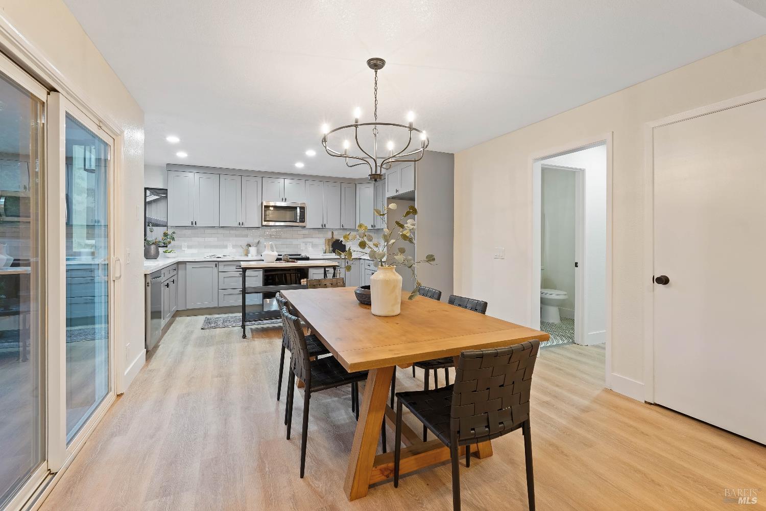 Detail Gallery Image 21 of 79 For 119 Woodstock Cir, Vacaville,  CA 95687 - 4 Beds | 2/1 Baths