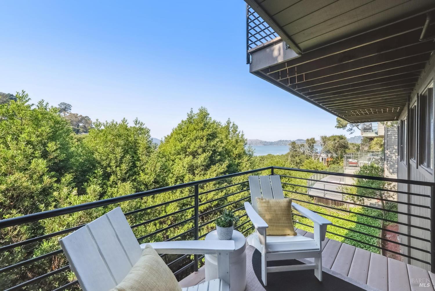 Detail Gallery Image 39 of 51 For 184 Santa Rosa Ave, Sausalito,  CA 94965 - 3 Beds | 2/1 Baths