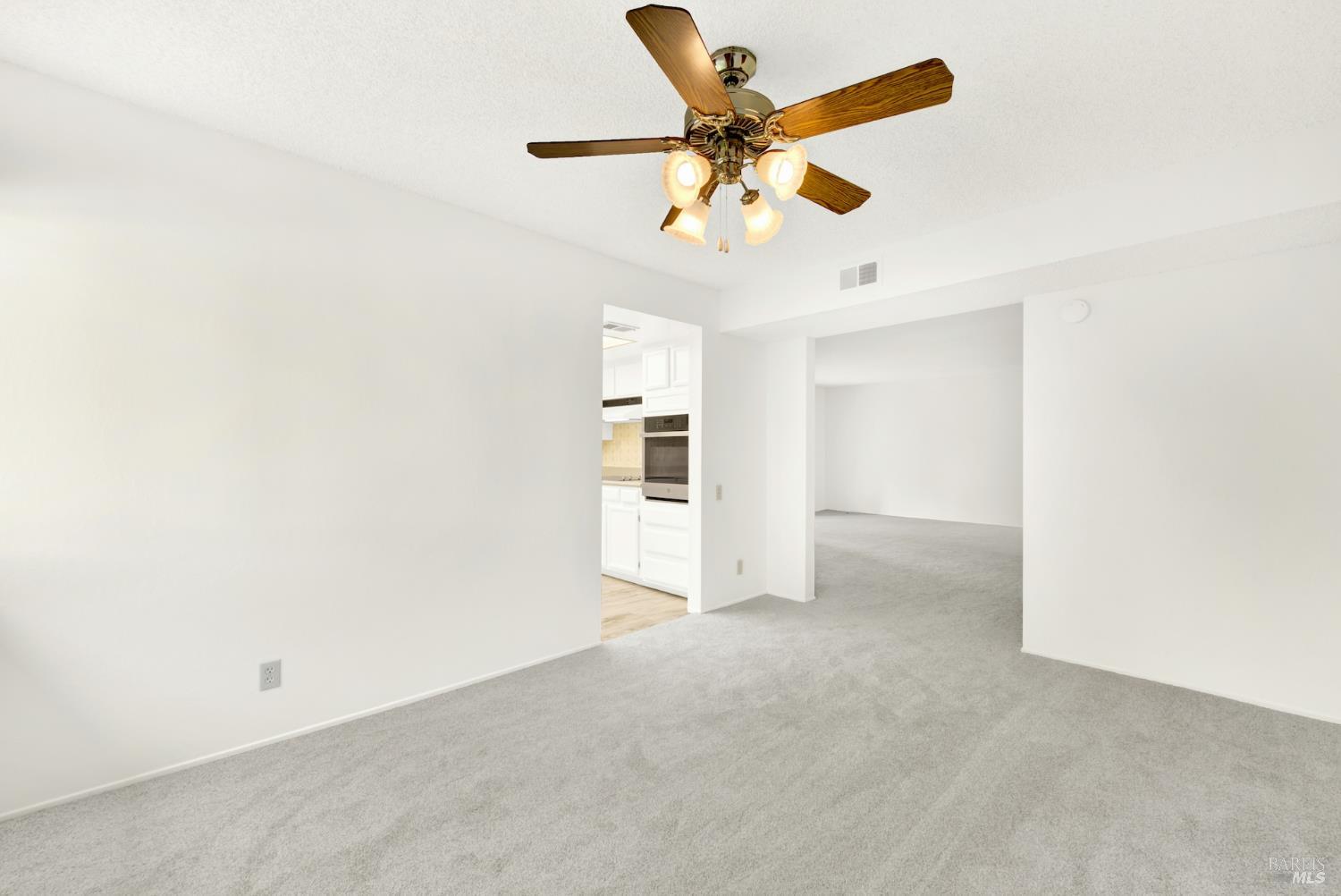 Detail Gallery Image 10 of 29 For 1621 Ptarmigan Dr 3c,  Walnut Creek,  CA 94595 - 2 Beds | 2 Baths