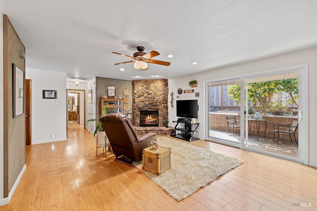 Detail Gallery Image 26 of 74 For 2321 Sunrise Ave, Santa Rosa,  CA 95409 - 3 Beds | 2 Baths