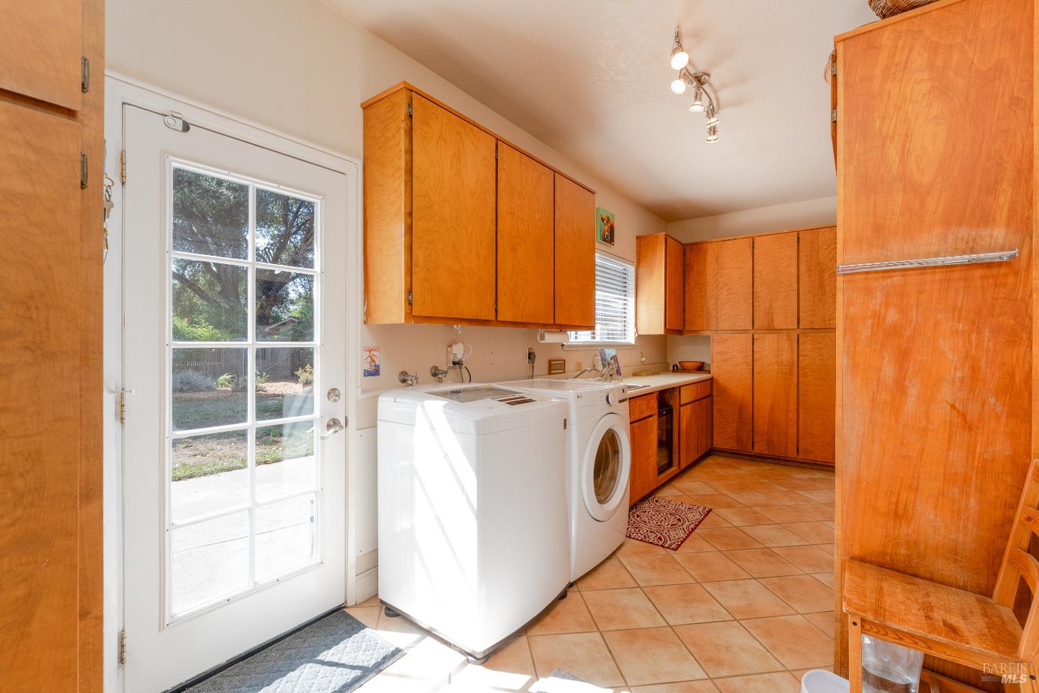 Detail Gallery Image 14 of 35 For 1381 El Dorado Rd, Ukiah,  CA 95482 - 3 Beds | 2 Baths
