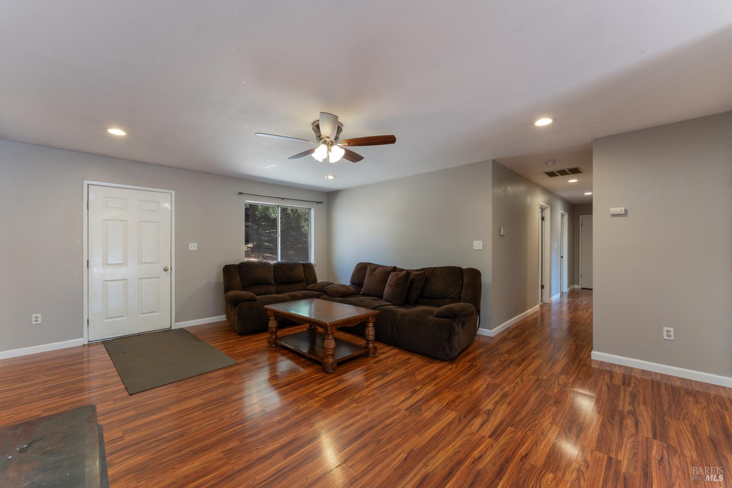 Detail Gallery Image 4 of 23 For 23945 Nutmeg Pl, Willits,  CA 95490 - 3 Beds | 2 Baths