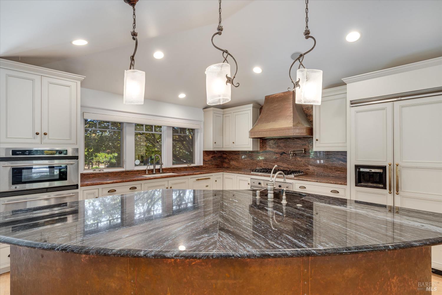 Detail Gallery Image 14 of 49 For 1549 E Napa St, Sonoma,  CA 95476 - 3 Beds | 2 Baths