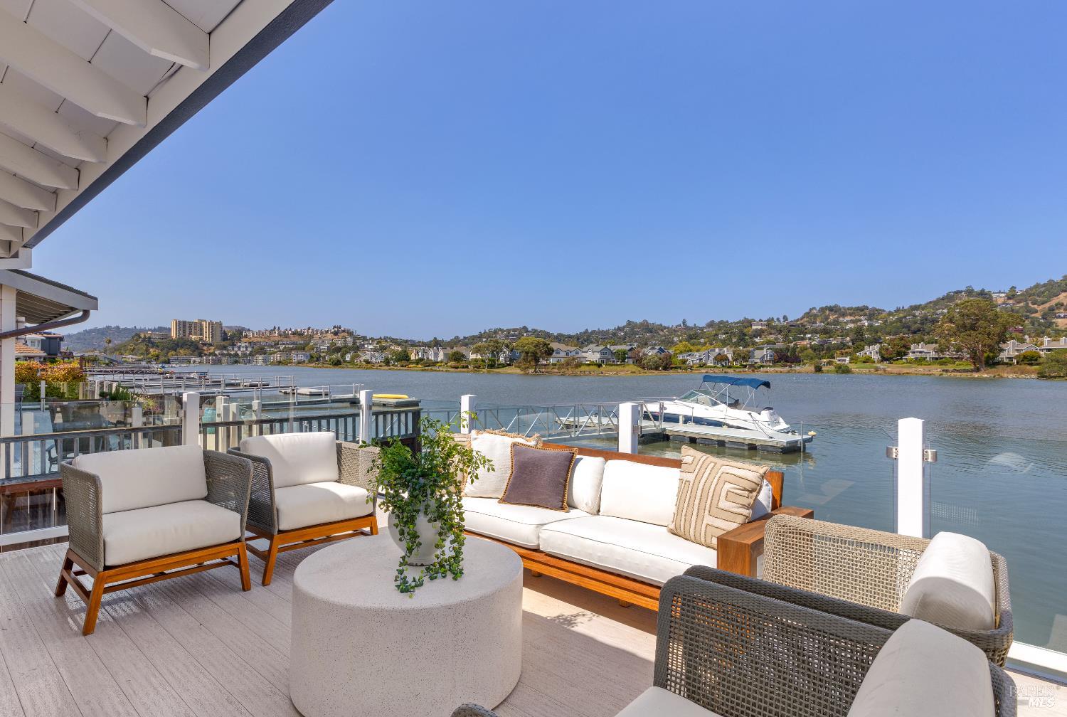 Detail Gallery Image 39 of 47 For 254 Riviera Cir, Larkspur,  CA 94939 - 3 Beds | 2/1 Baths