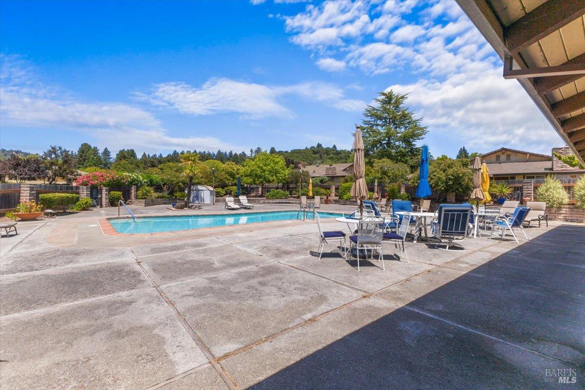 Detail Gallery Image 28 of 33 For 442 Las Casitas Ct a,  Santa Rosa,  CA 95403 - 2 Beds | 2 Baths
