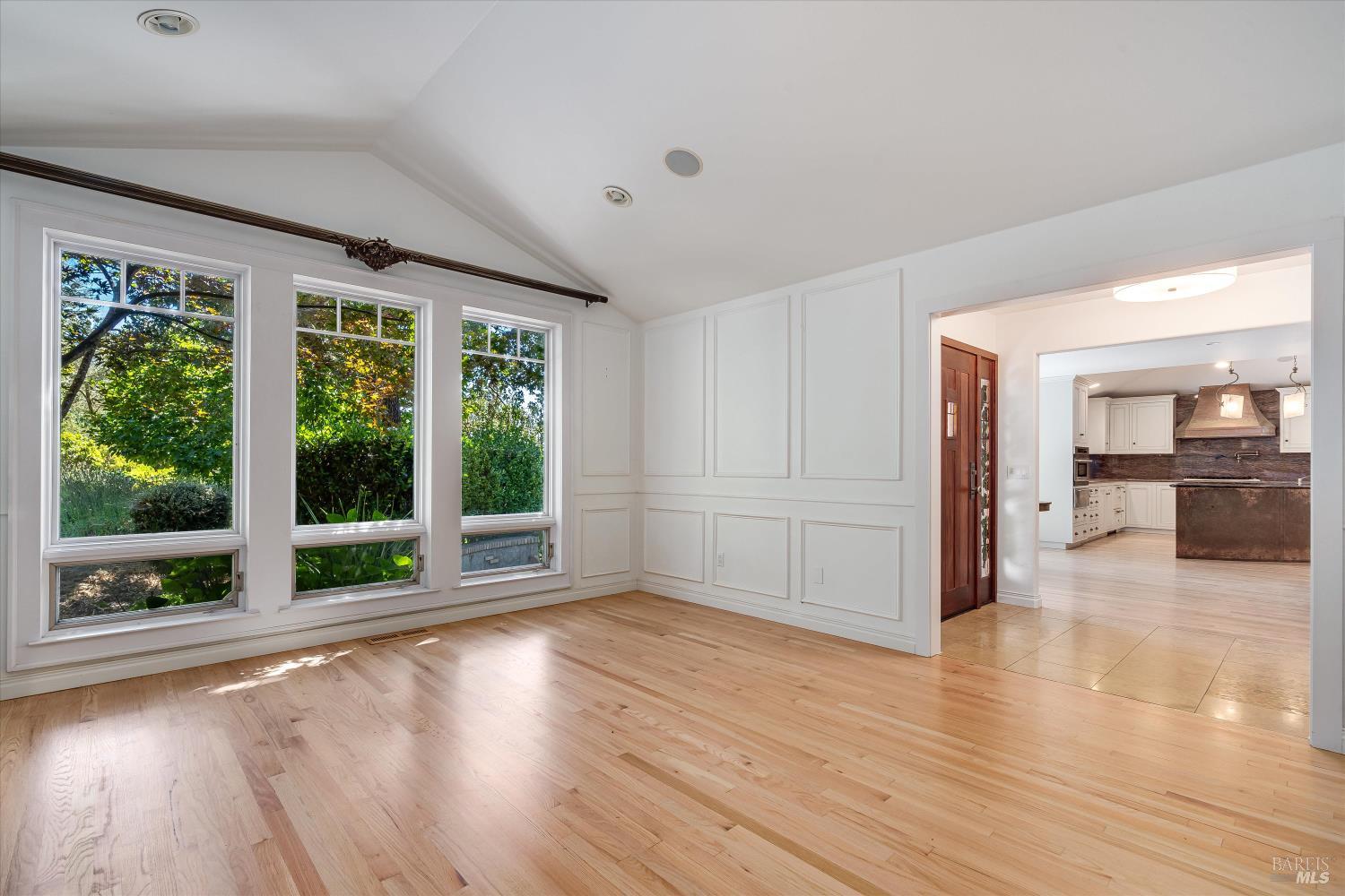 Detail Gallery Image 9 of 49 For 1549 E Napa St, Sonoma,  CA 95476 - 3 Beds | 2 Baths