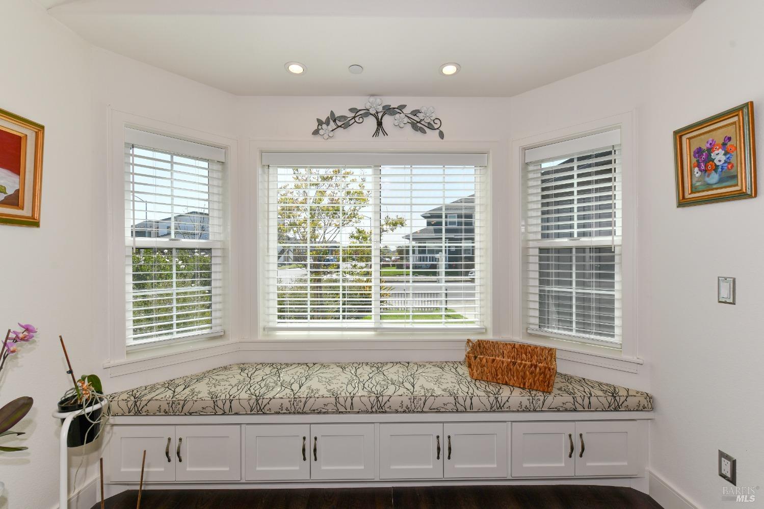 Detail Gallery Image 8 of 44 For 3748 Mocha Ln, Santa Rosa,  CA 95403 - 2 Beds | 2 Baths