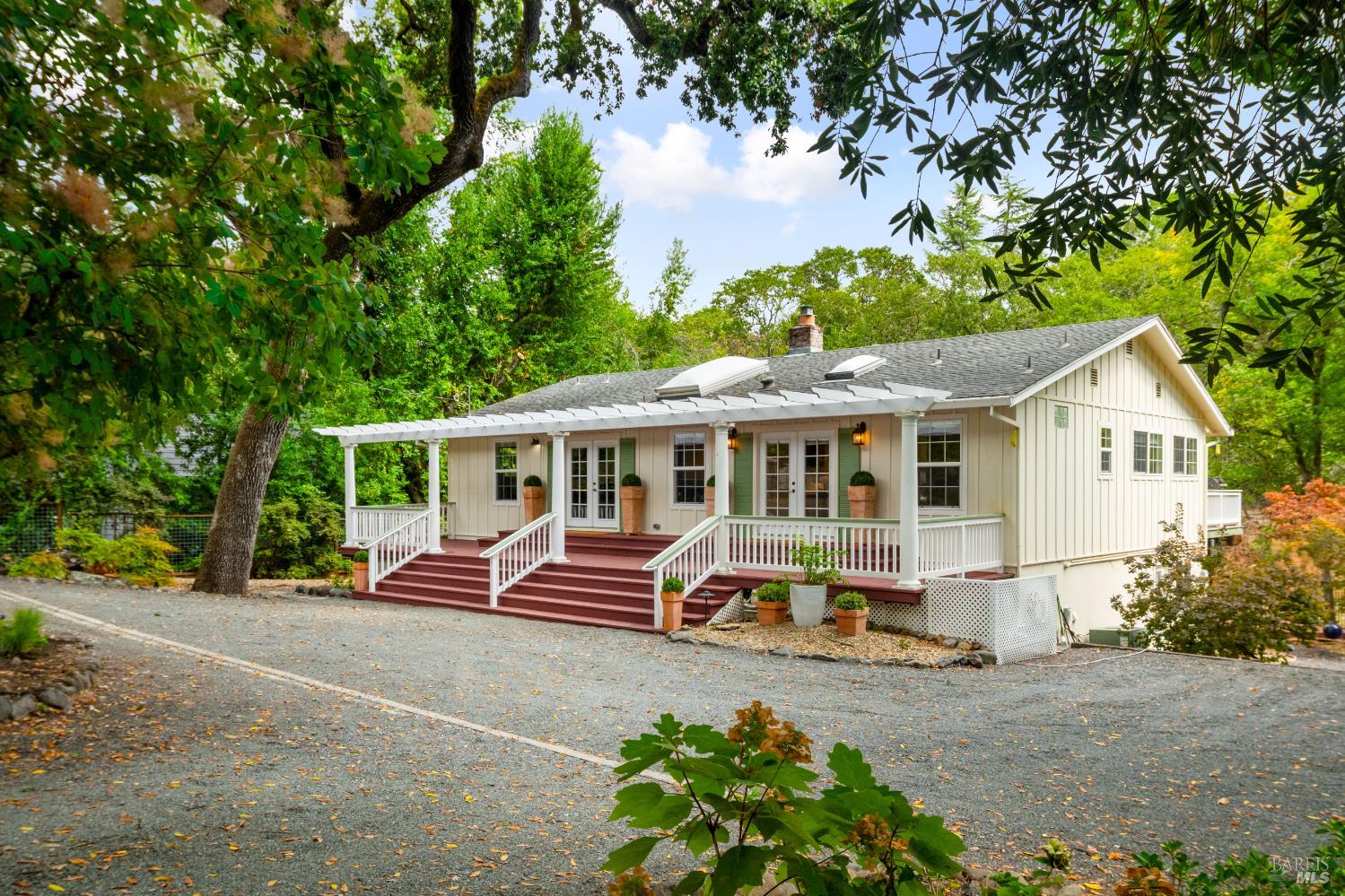 Detail Gallery Image 4 of 39 For 4300 Warm Springs Rd, Glen Ellen,  CA 95442 - 4 Beds | 2 Baths
