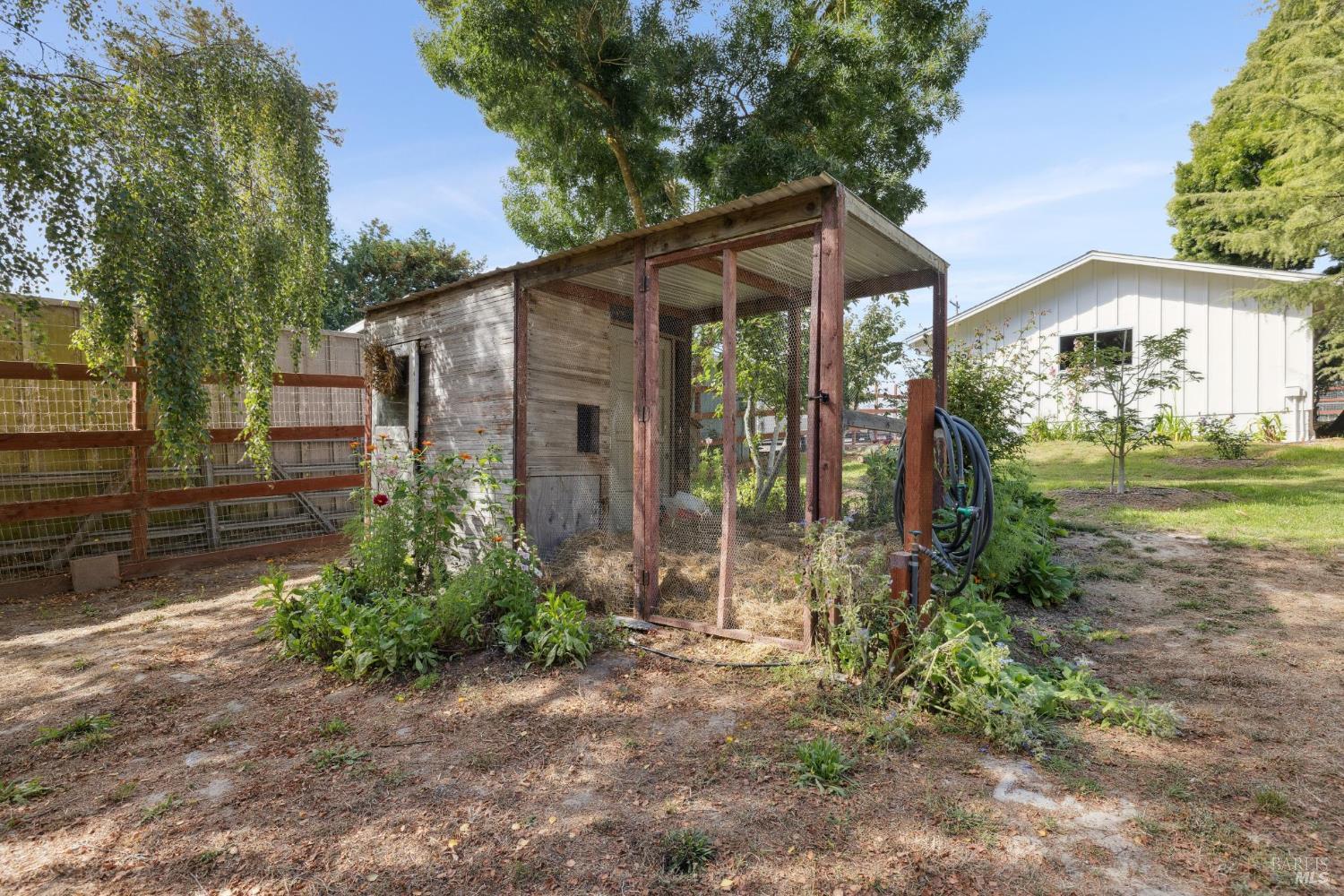 Detail Gallery Image 38 of 62 For 5611 Blank Rd, Sebastopol,  CA 95472 - 3 Beds | 2 Baths