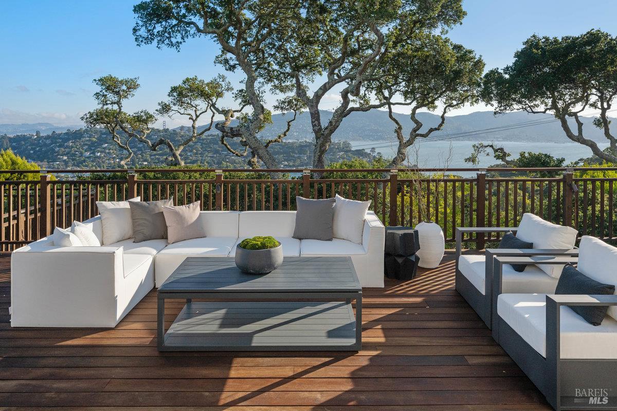 Detail Gallery Image 15 of 72 For 1 Tara View Rd, Belvedere Tiburon,  CA 94920 - 8 Beds | 4/1 Baths