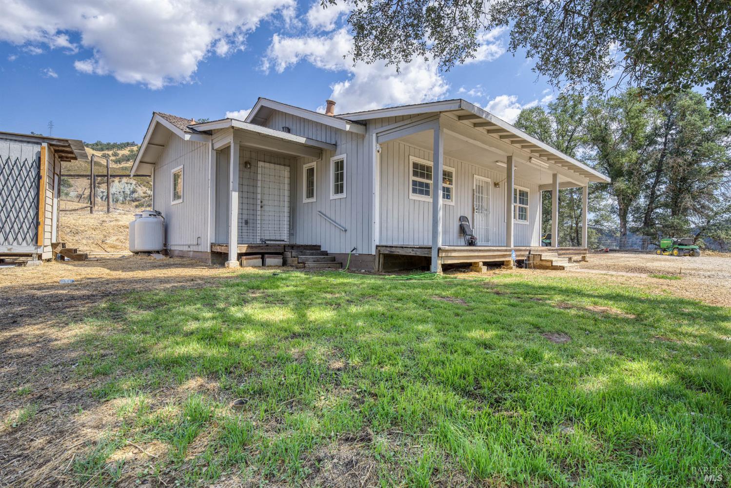 Detail Gallery Image 5 of 42 For 21710 E Highway 20 Hwy, Clearlake Oaks,  CA 95423 - 2 Beds | 1 Baths