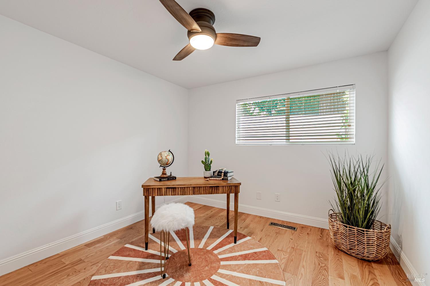 Detail Gallery Image 20 of 44 For 1748 Arroyo Sierra Ave, Santa Rosa,  CA 95405 - 3 Beds | 2 Baths