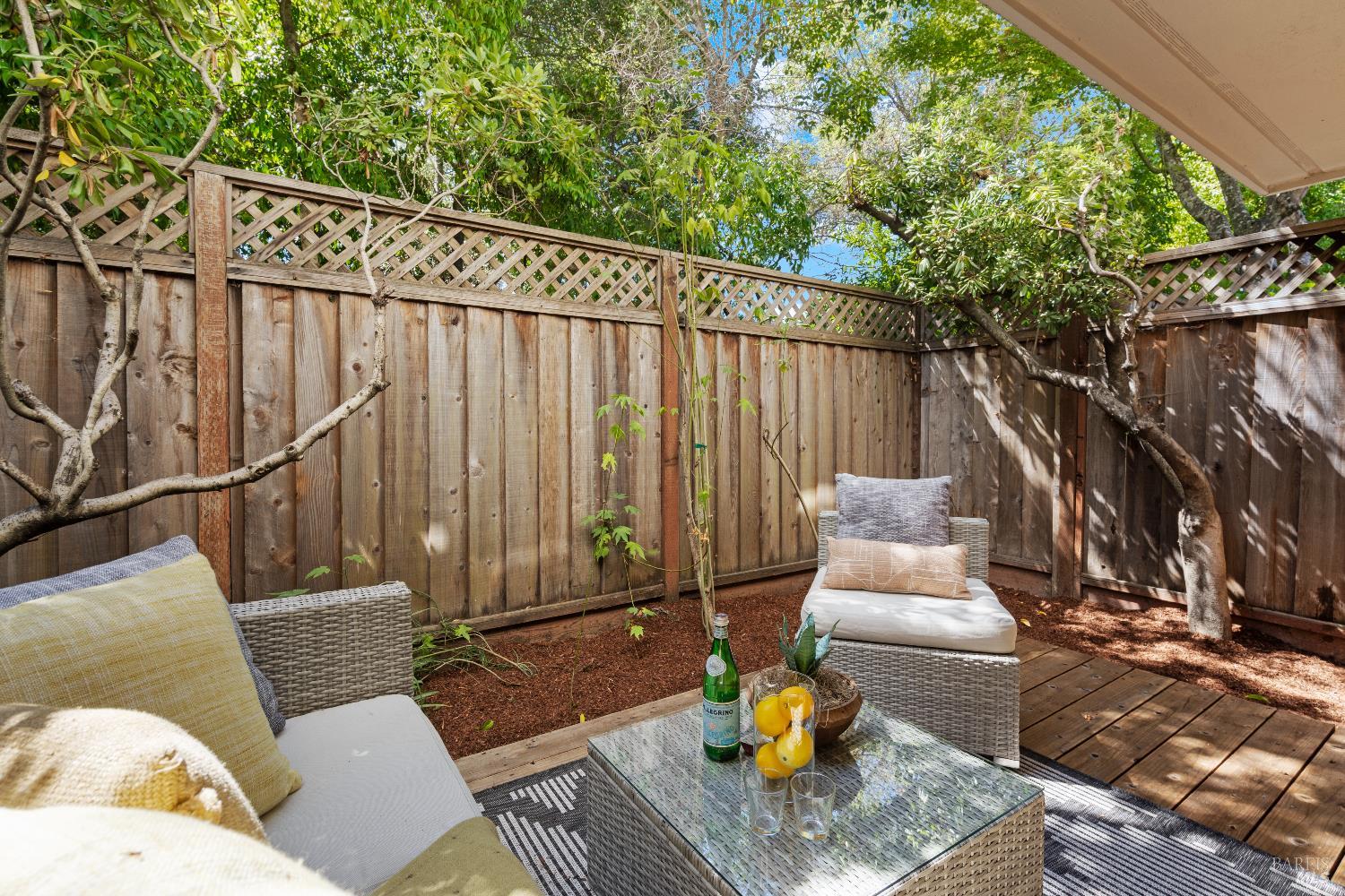 Detail Gallery Image 8 of 37 For 9 Village Ct, San Rafael,  CA 94903 - 3 Beds | 2/1 Baths