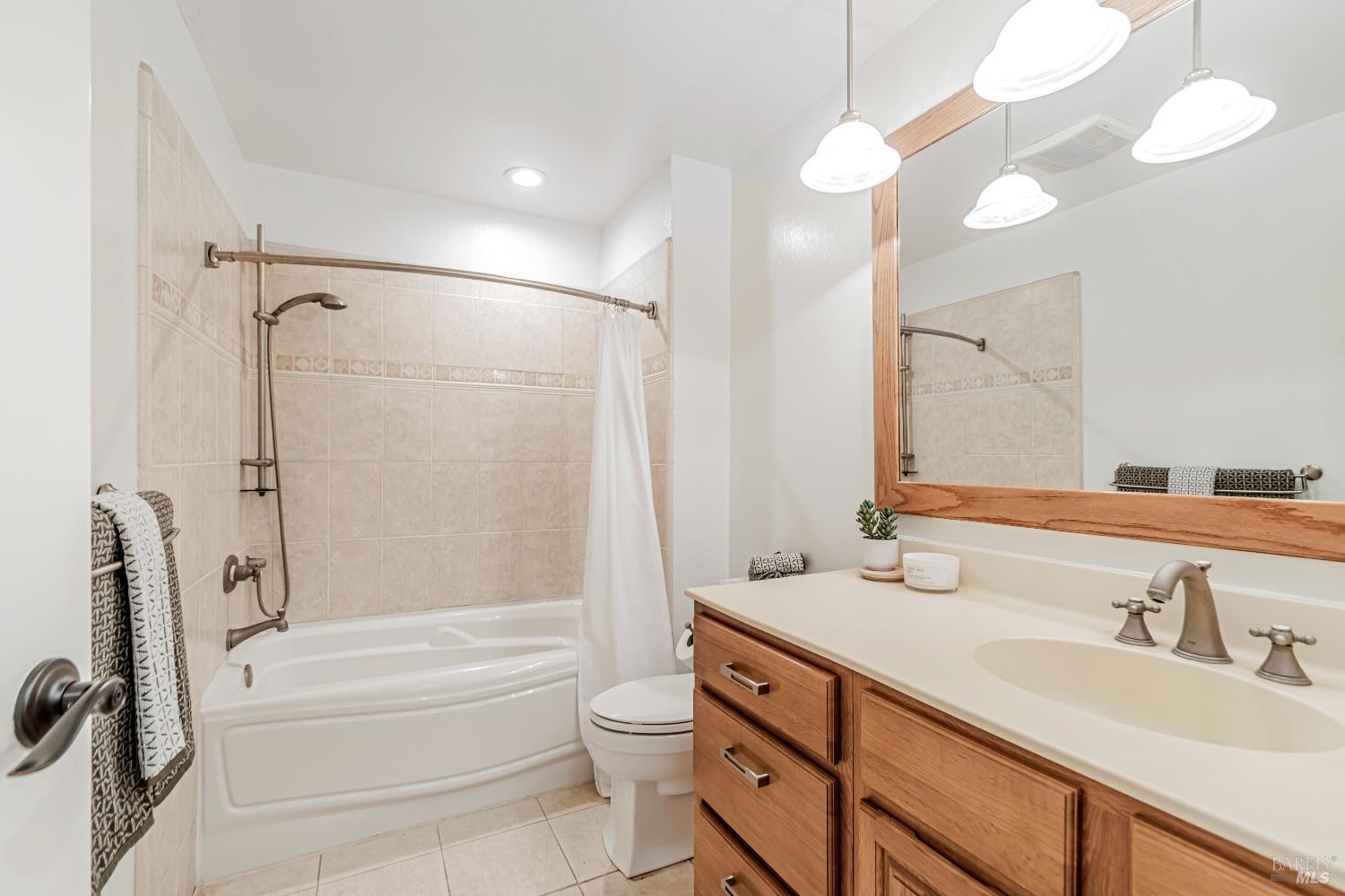 Detail Gallery Image 29 of 44 For 1748 Arroyo Sierra Ave, Santa Rosa,  CA 95405 - 3 Beds | 2 Baths