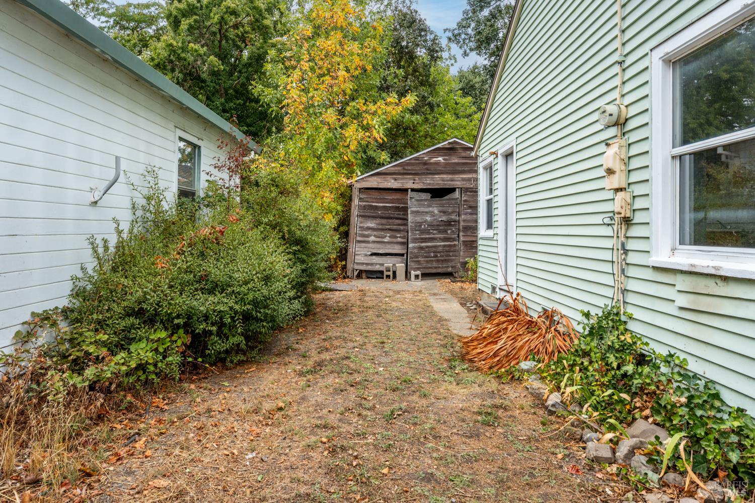 Detail Gallery Image 4 of 14 For 288 E San Francisco Ave, Willits,  CA 95490 - 2 Beds | 1 Baths