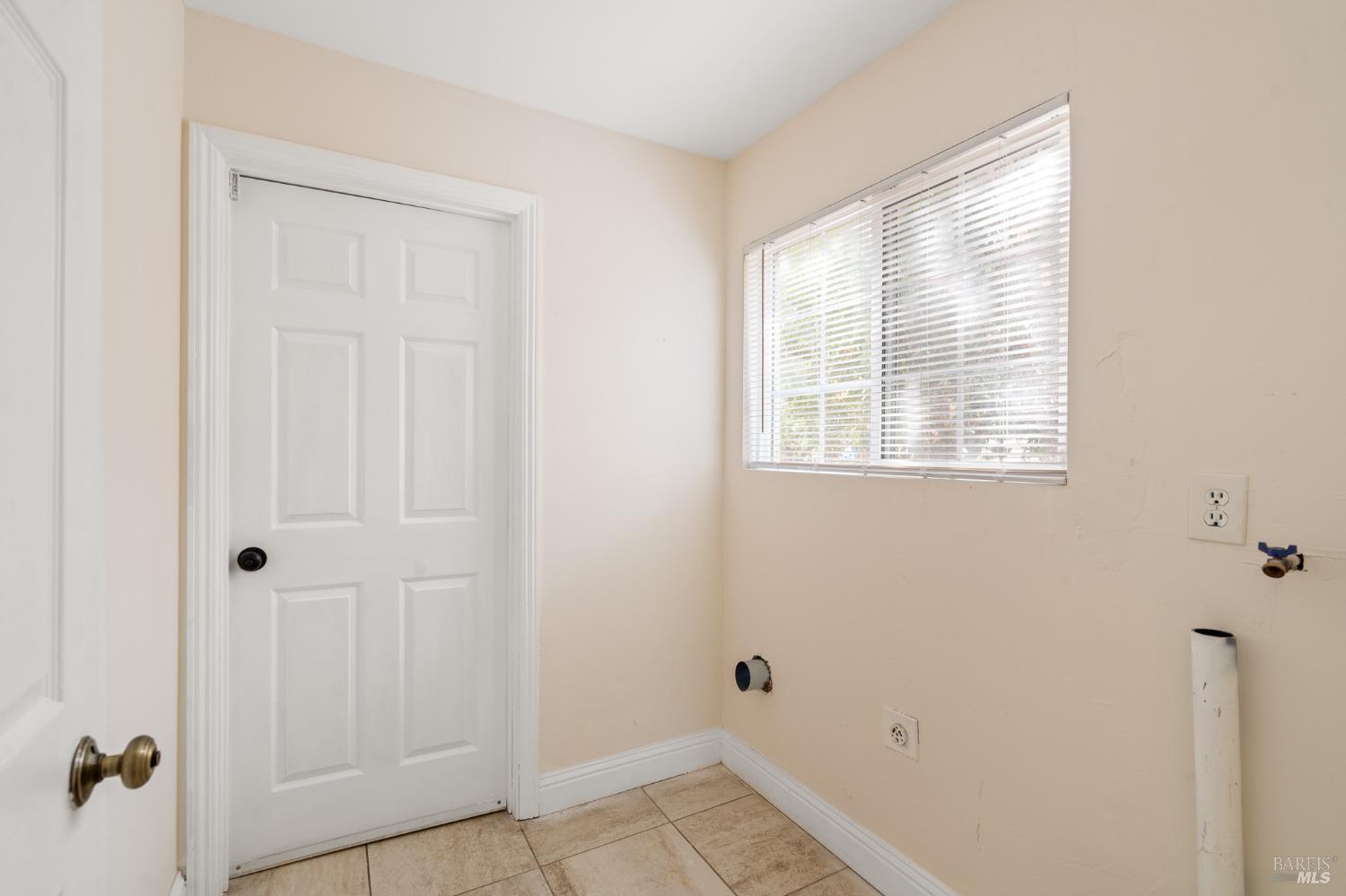 Detail Gallery Image 22 of 41 For 201 Tamalpais Dr, Vallejo,  CA 94589 - 4 Beds | 2/1 Baths