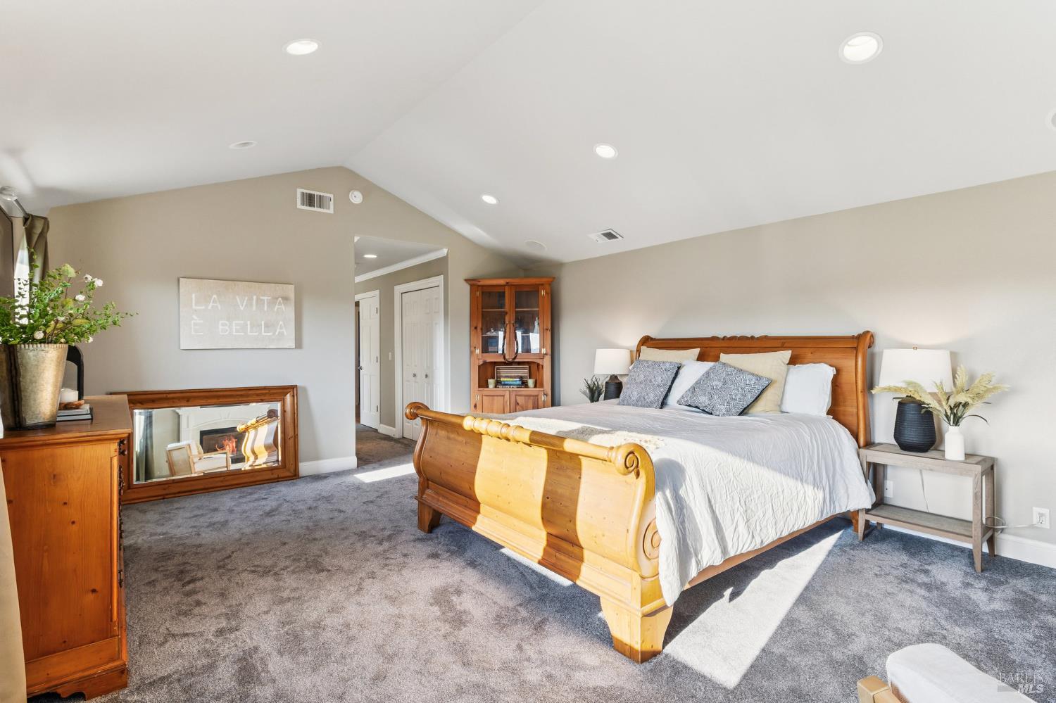 Detail Gallery Image 60 of 76 For 16 Fontana Ct, Novato,  CA 94945 - 5 Beds | 3/1 Baths