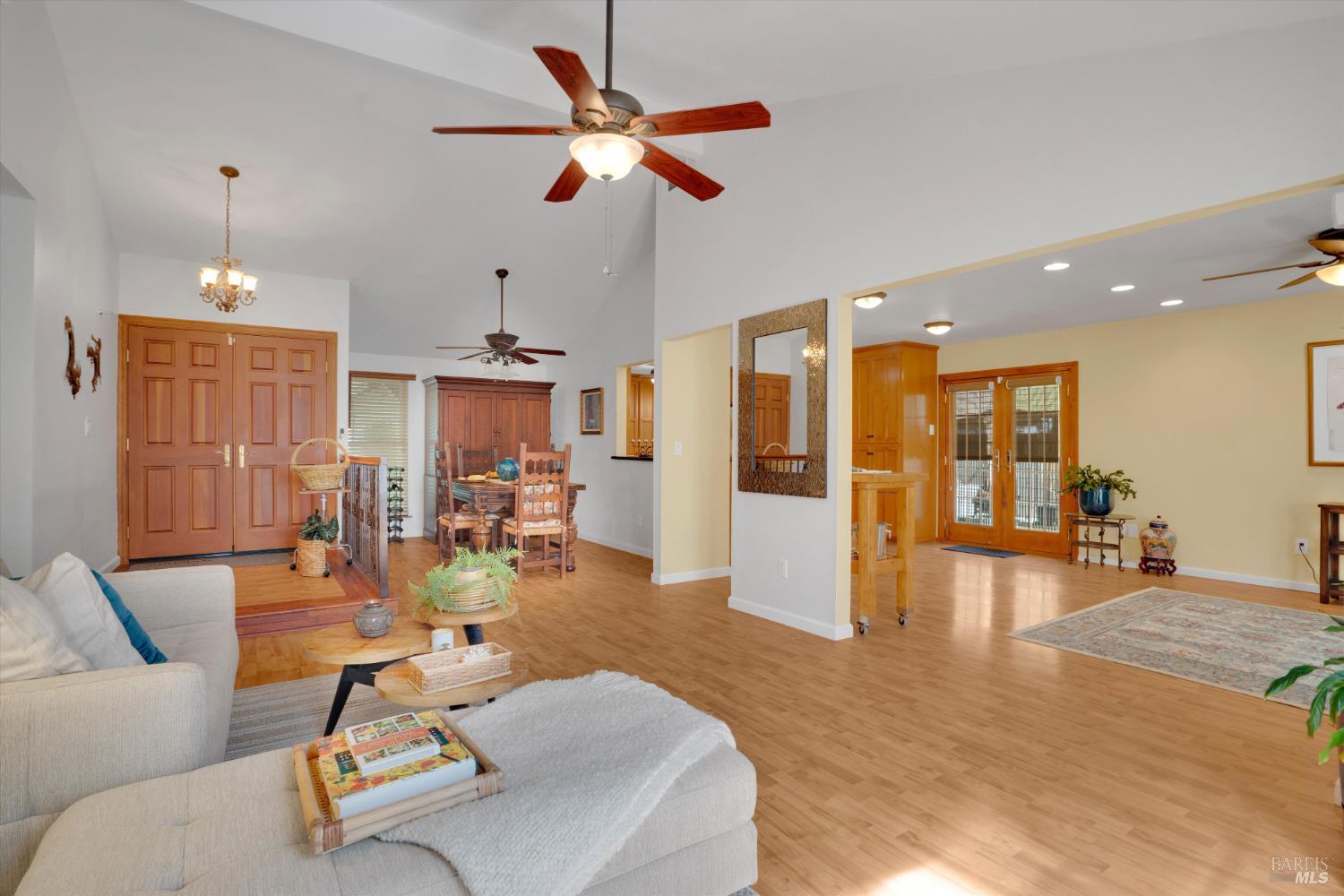 Detail Gallery Image 6 of 46 For 636 Meadows Ct, Fairfield,  CA 94534 - 4 Beds | 3 Baths
