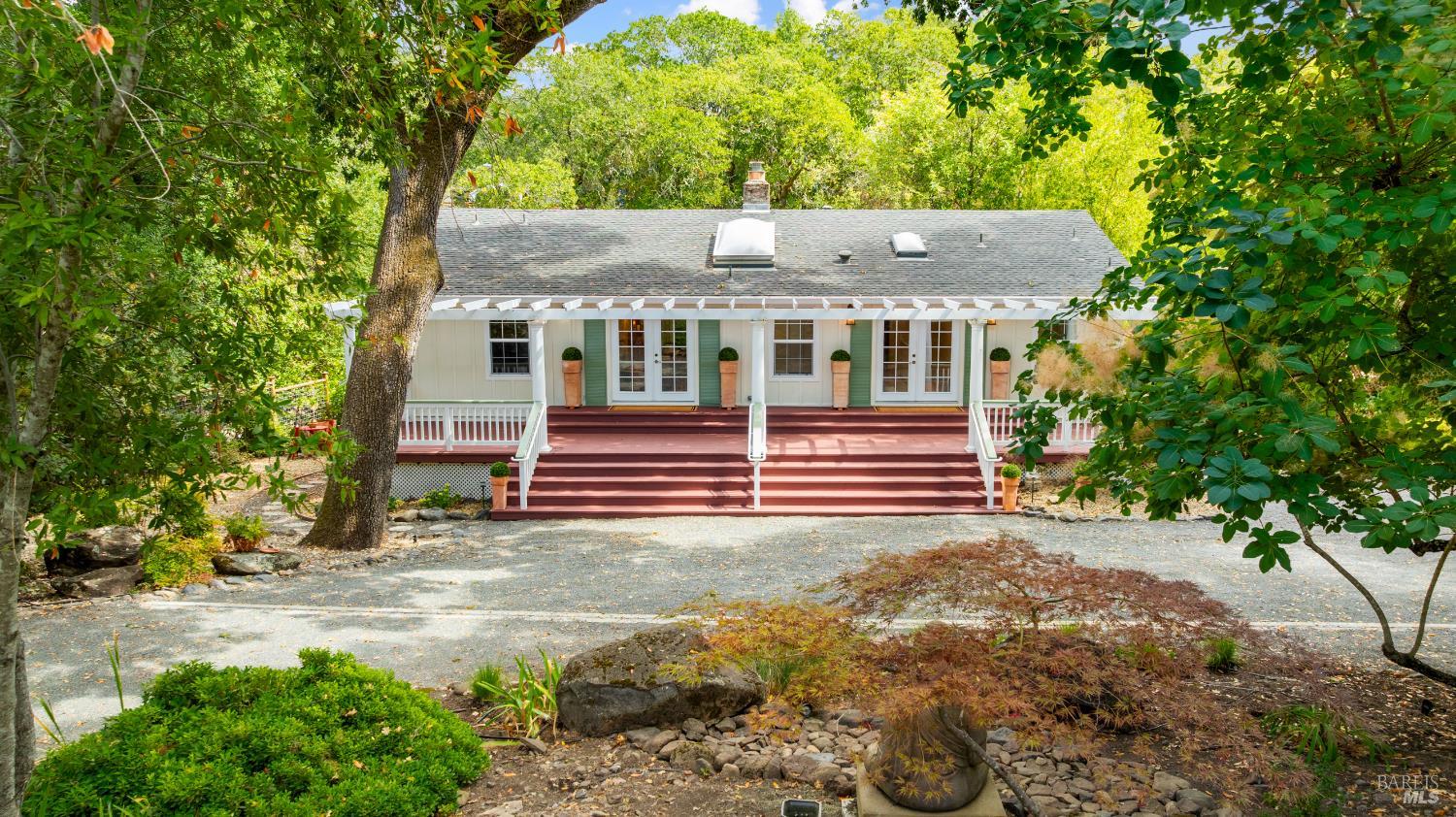 Detail Gallery Image 3 of 39 For 4300 Warm Springs Rd, Glen Ellen,  CA 95442 - 4 Beds | 2 Baths
