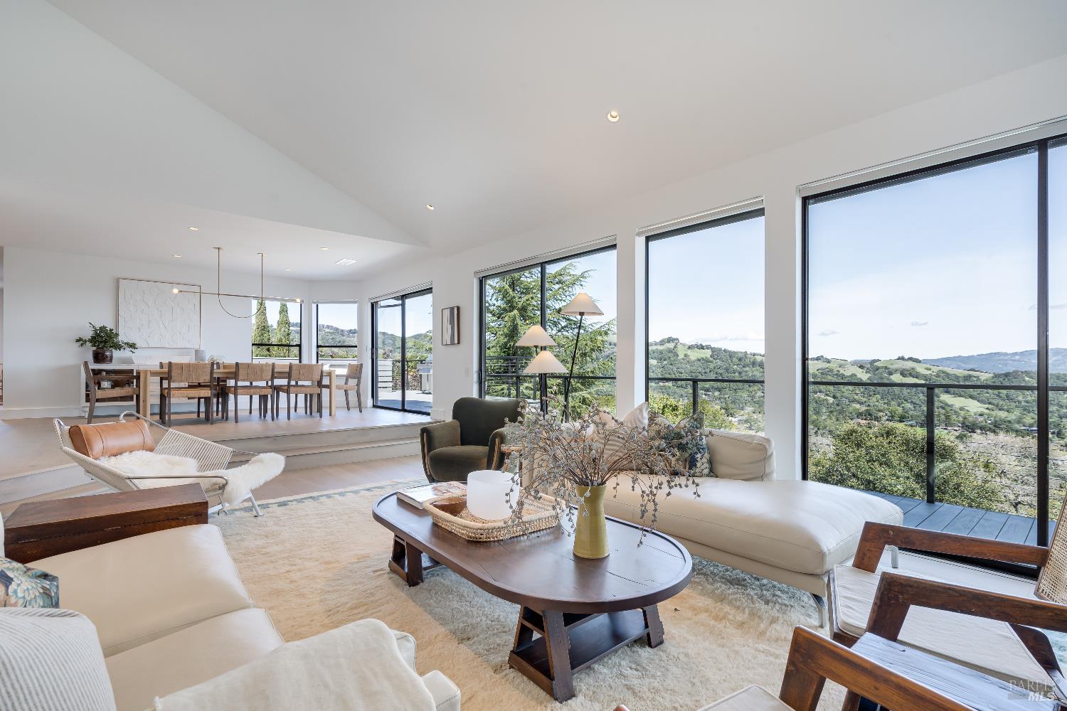 Detail Gallery Image 5 of 45 For 19185 Mesquite Ct, Sonoma,  CA 95476 - 4 Beds | 3/1 Baths