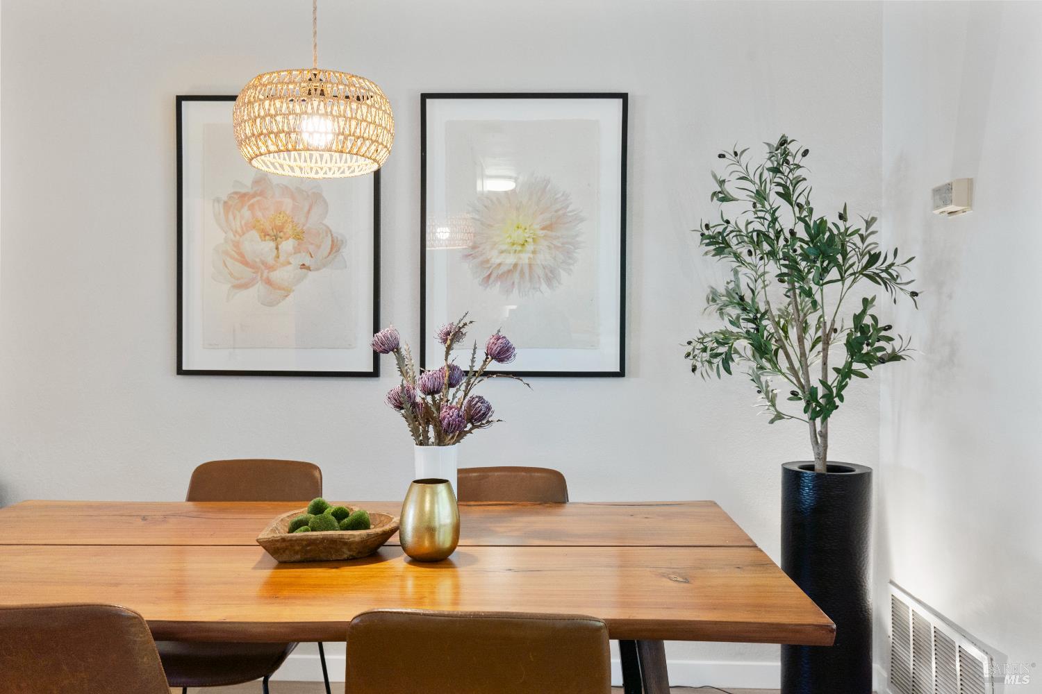 Detail Gallery Image 10 of 37 For 9 Village Ct, San Rafael,  CA 94903 - 3 Beds | 2/1 Baths