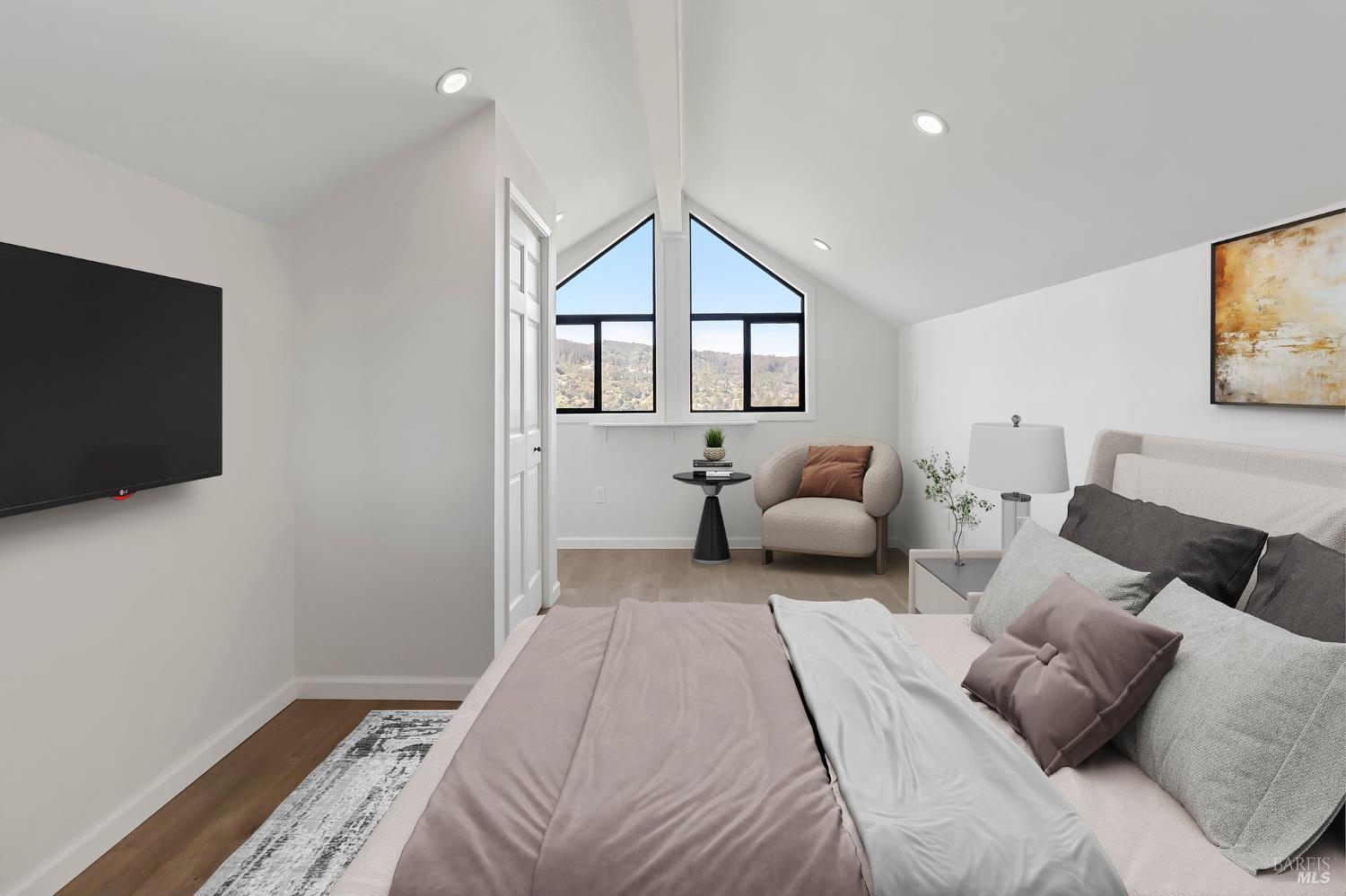 Detail Gallery Image 13 of 47 For 12 Ridgeview Ct, Sausalito,  CA 94965 - 2 Beds | 2/1 Baths