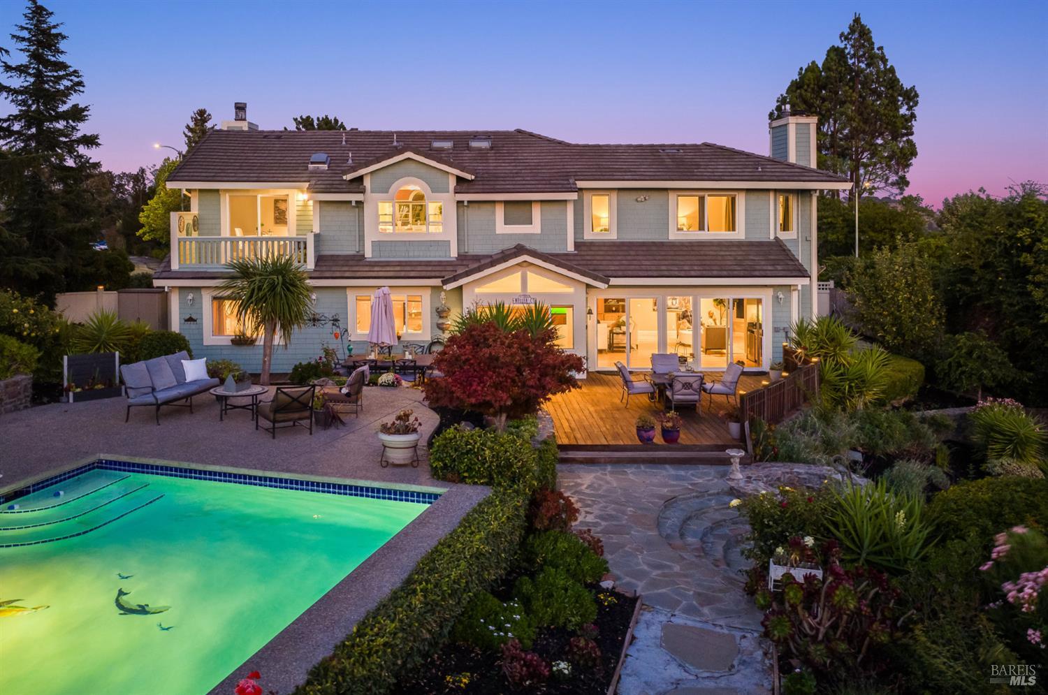 Detail Gallery Image 76 of 76 For 16 Fontana Ct, Novato,  CA 94945 - 5 Beds | 3/1 Baths