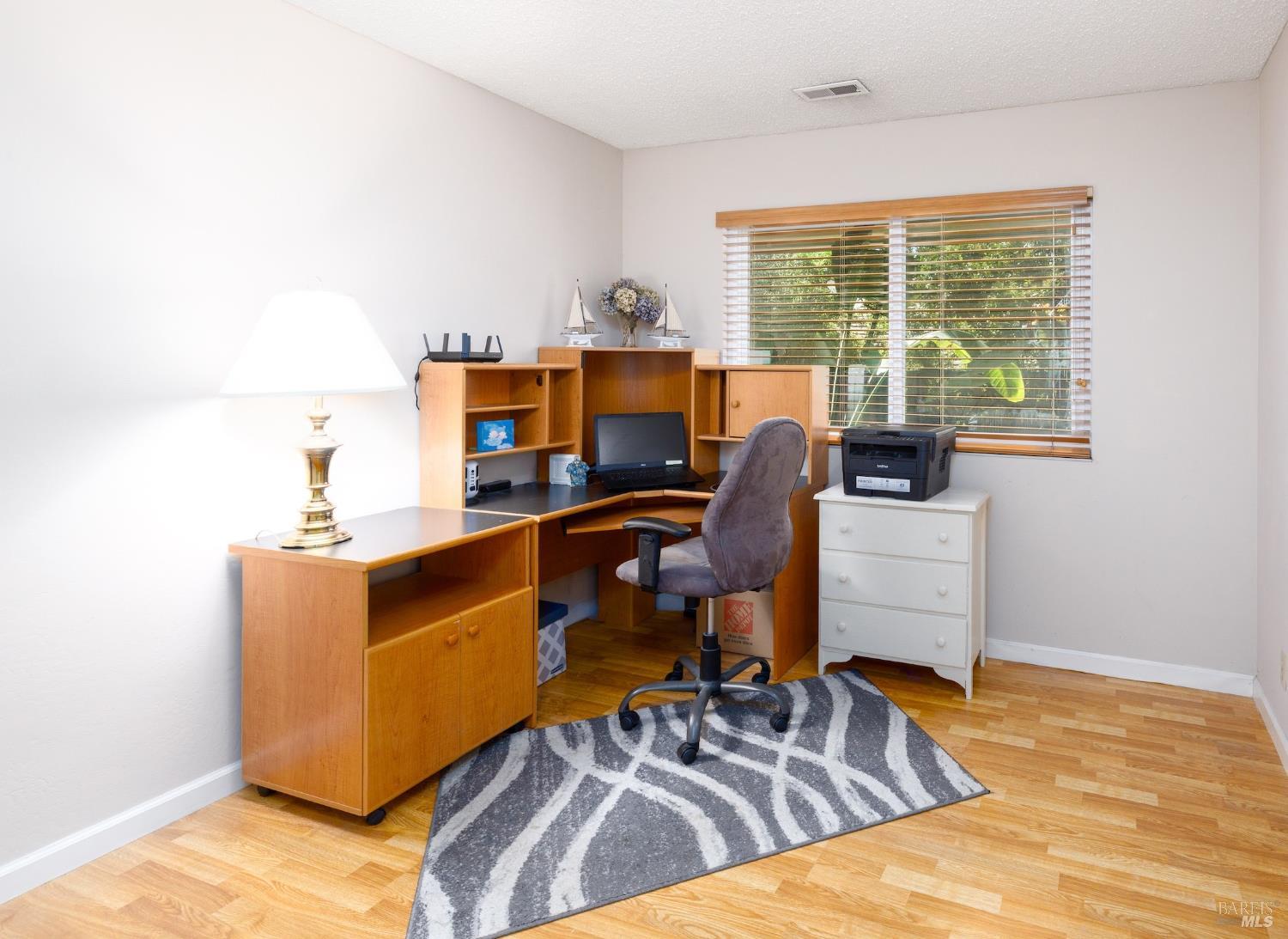 Detail Gallery Image 11 of 12 For 446 Las Casitas Ct #D,  Santa Rosa,  CA 95403 - 3 Beds | 2 Baths
