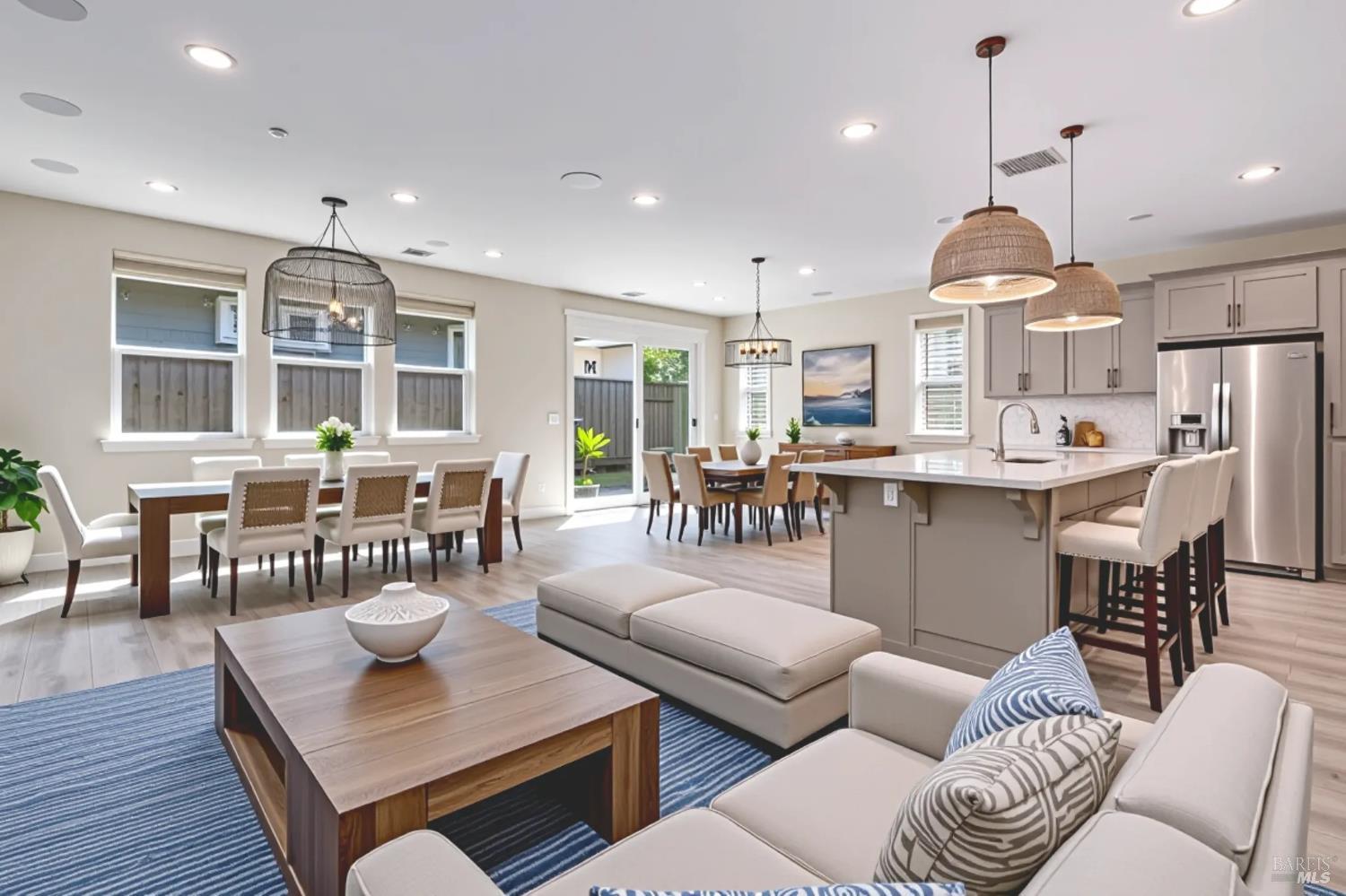 Detail Gallery Image 7 of 45 For 5646 Kameron Pl, Rohnert Park,  CA 94928 - 3 Beds | 2/1 Baths