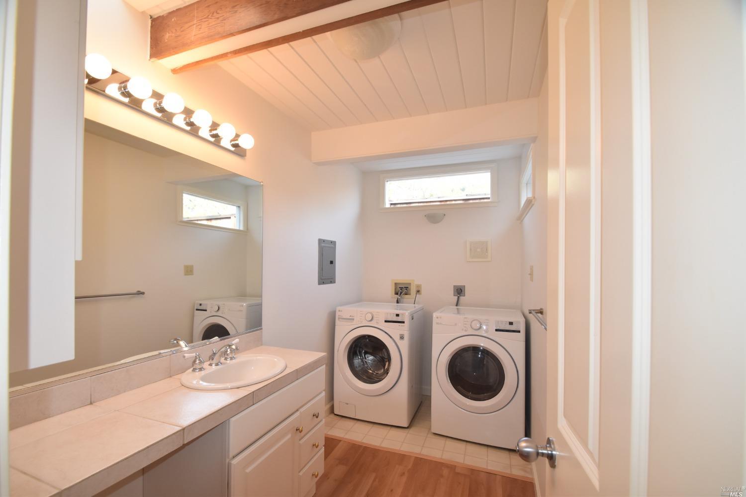 Detail Gallery Image 22 of 46 For 2151 Elderberry Ln, San Rafael,  CA 94903 - 3 Beds | 2 Baths
