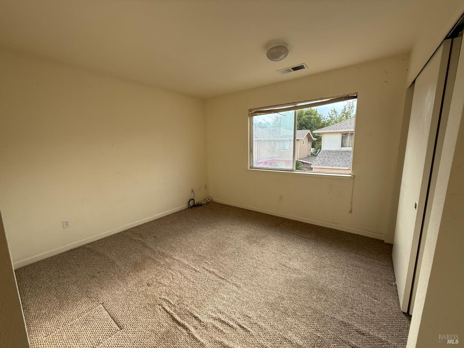 Detail Gallery Image 3 of 10 For 12 Alana Way, Cloverdale,  CA 94925 - 3 Beds | 1/1 Baths
