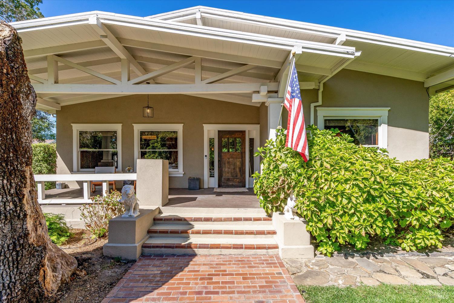 Detail Gallery Image 2 of 43 For 230 E Napa St, Sonoma,  CA 95476 - 3 Beds | 3/1 Baths