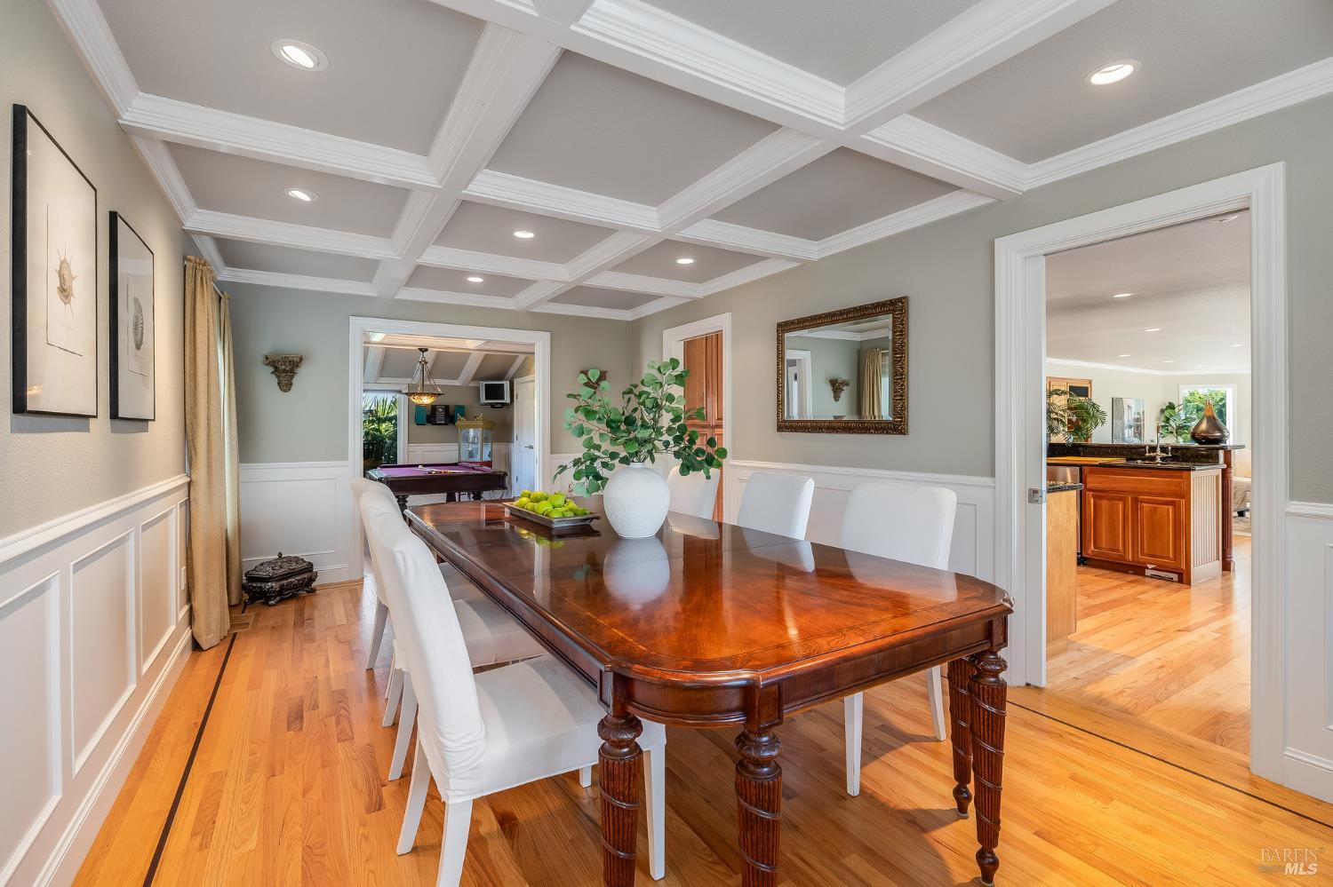 Detail Gallery Image 38 of 76 For 16 Fontana Ct, Novato,  CA 94945 - 5 Beds | 3/1 Baths