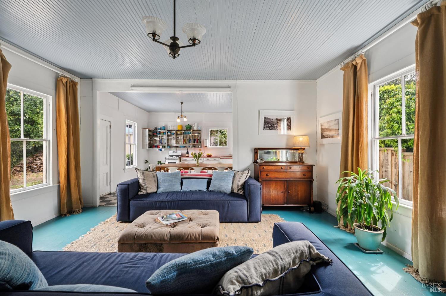 Detail Gallery Image 21 of 68 For 23 Brighton Ave, Bolinas,  CA 94924 - 9 Beds | 2/1 Baths