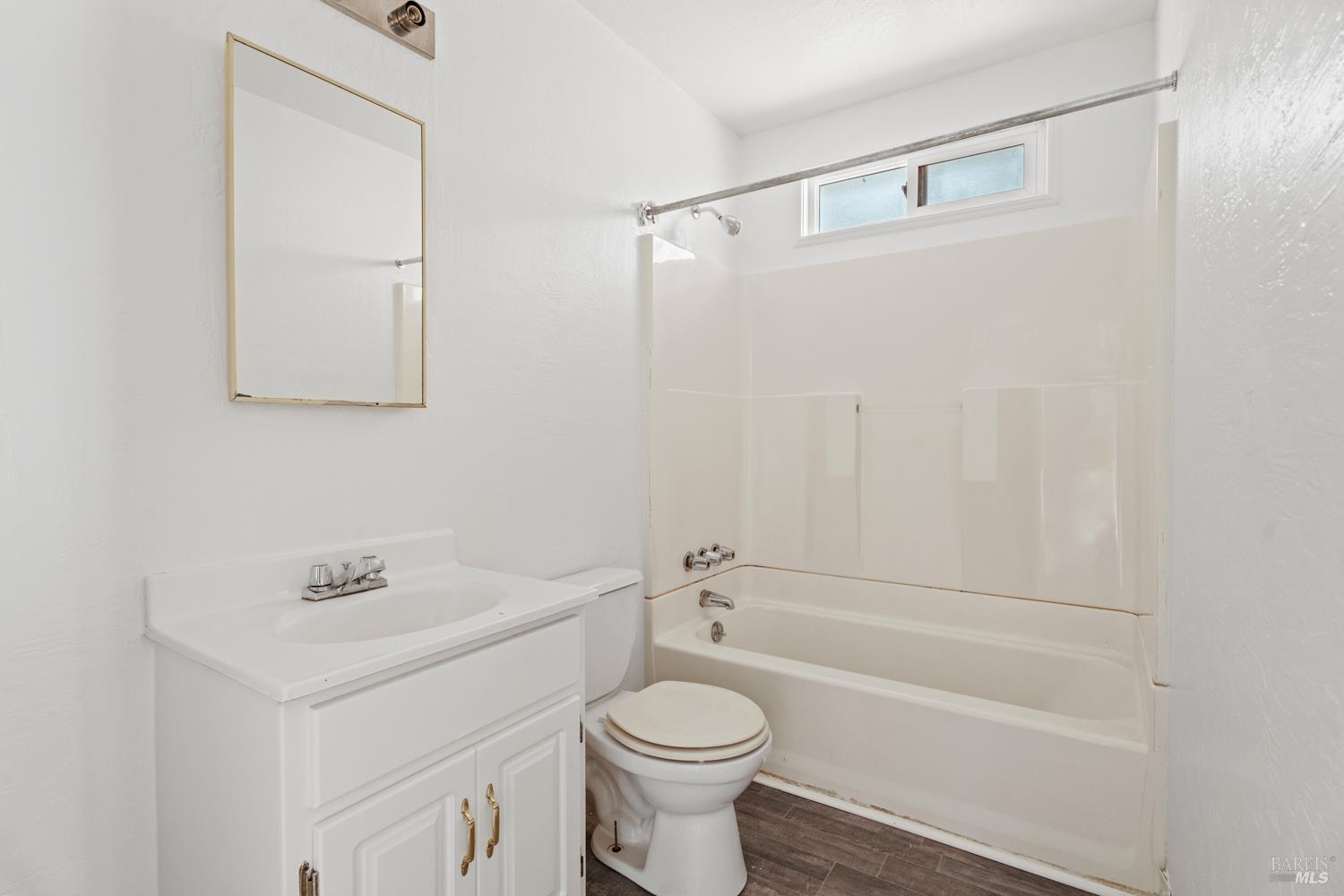 Detail Gallery Image 12 of 14 For 288 E San Francisco Ave, Willits,  CA 95490 - 2 Beds | 1 Baths