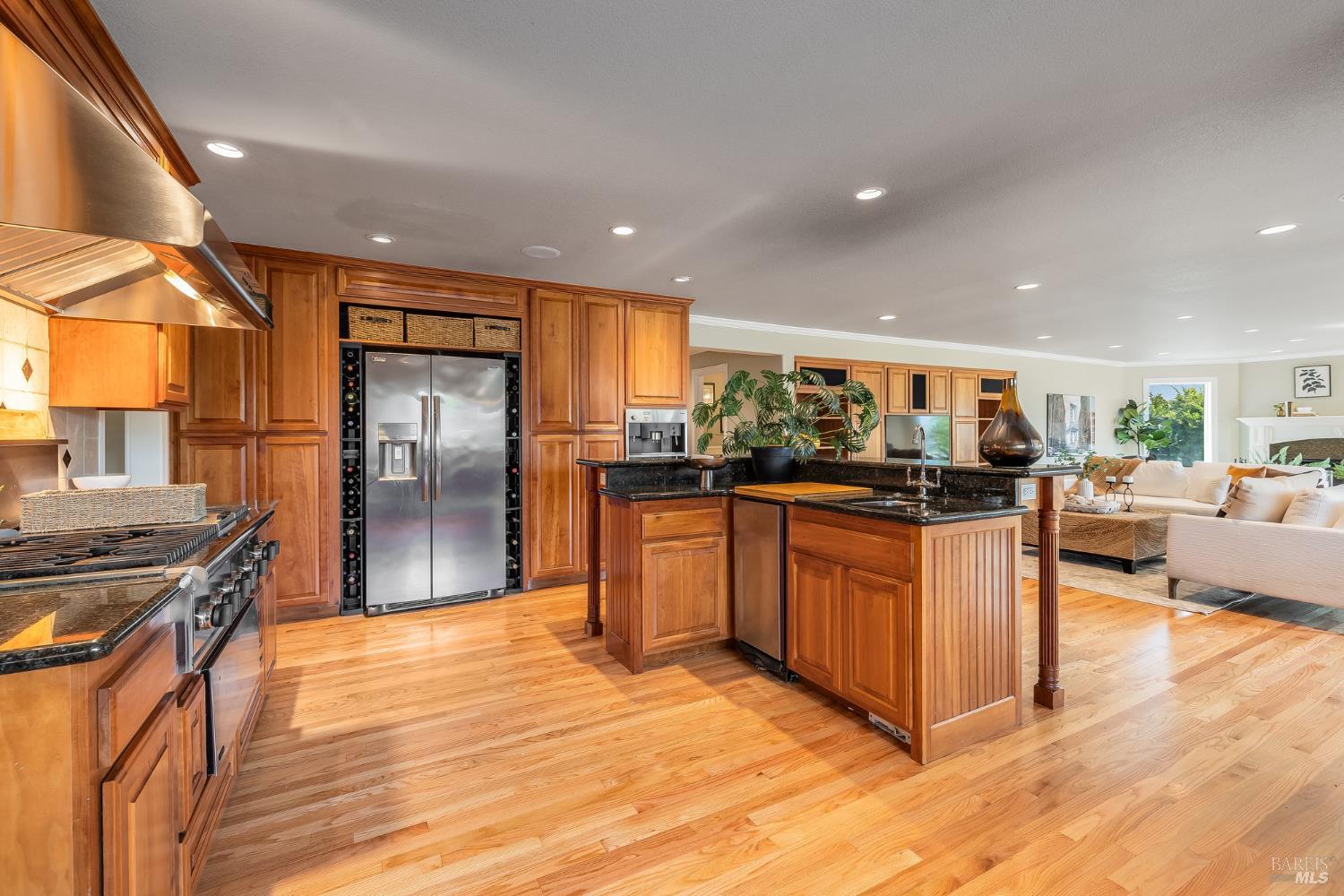 Detail Gallery Image 32 of 76 For 16 Fontana Ct, Novato,  CA 94945 - 5 Beds | 3/1 Baths