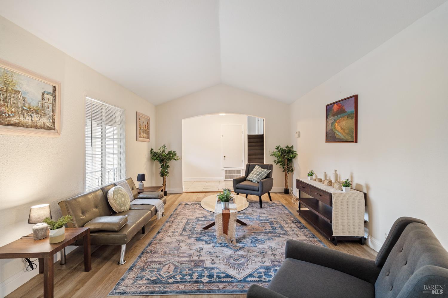 Detail Gallery Image 9 of 41 For 201 Tamalpais Dr, Vallejo,  CA 94589 - 4 Beds | 2/1 Baths