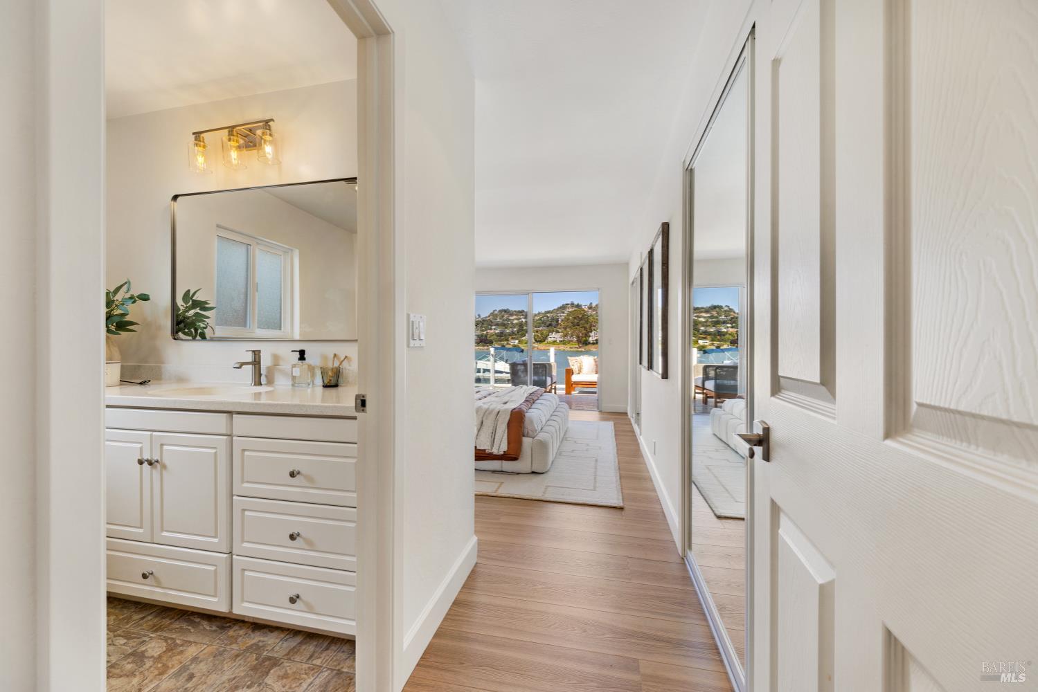 Detail Gallery Image 25 of 47 For 254 Riviera Cir, Larkspur,  CA 94939 - 3 Beds | 2/1 Baths