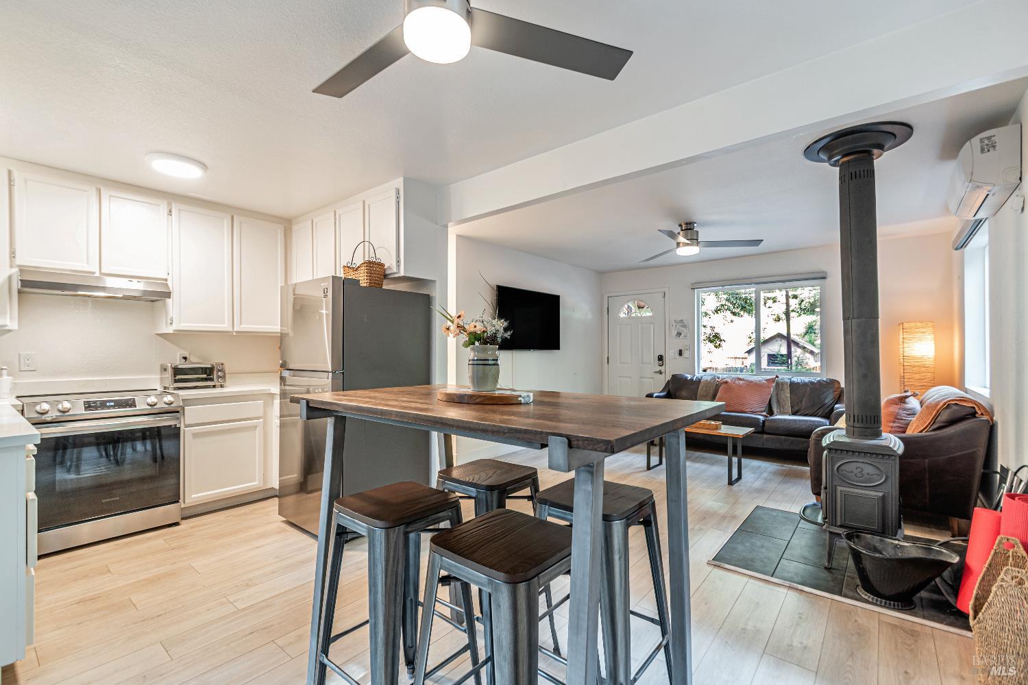 Detail Gallery Image 22 of 40 For 17383 Hwy 116 Unkn, Guerneville,  CA 95446 - 3 Beds | 1 Baths