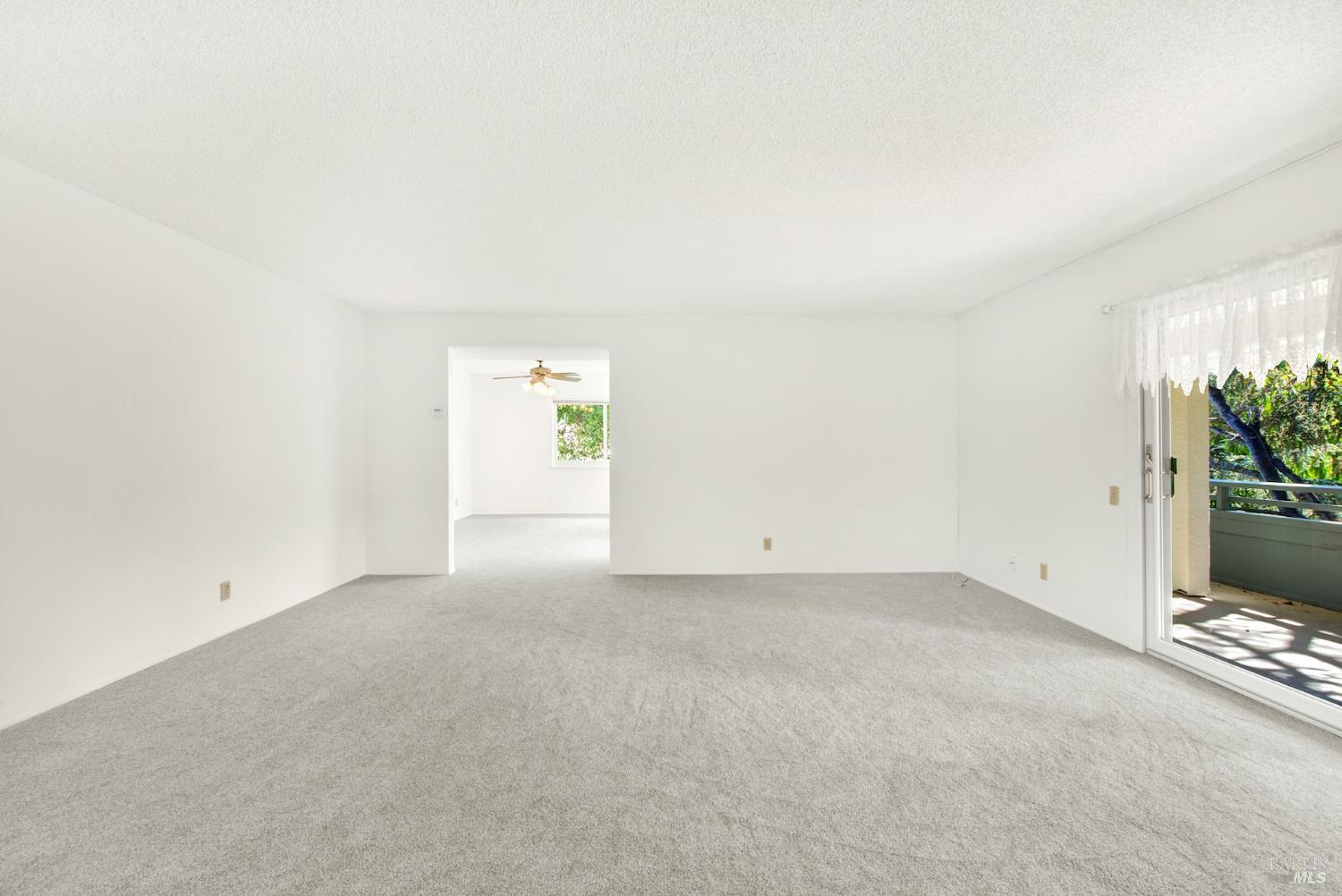 Detail Gallery Image 8 of 29 For 1621 Ptarmigan Dr 3c,  Walnut Creek,  CA 94595 - 2 Beds | 2 Baths