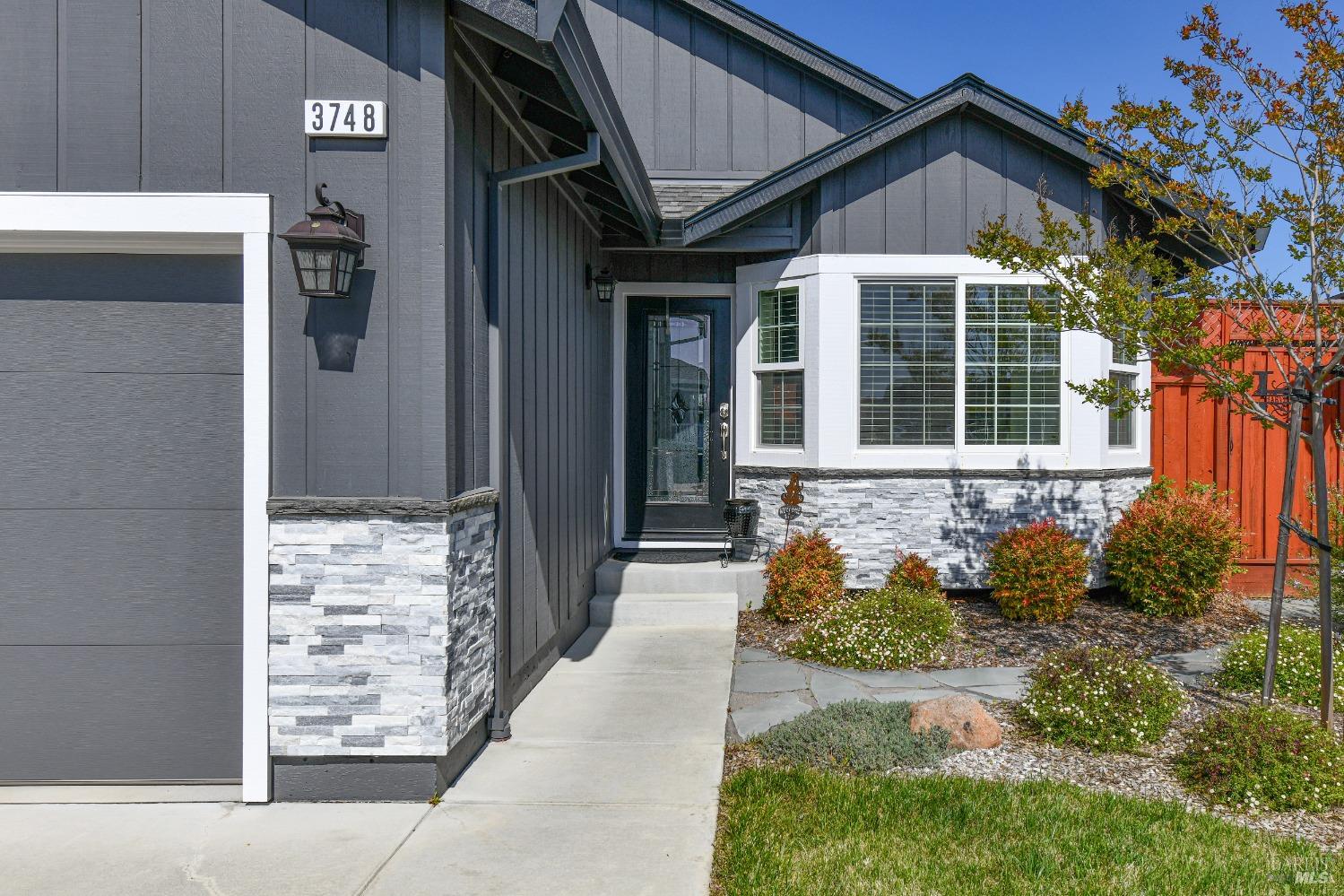 Detail Gallery Image 2 of 44 For 3748 Mocha Ln, Santa Rosa,  CA 95403 - 2 Beds | 2 Baths